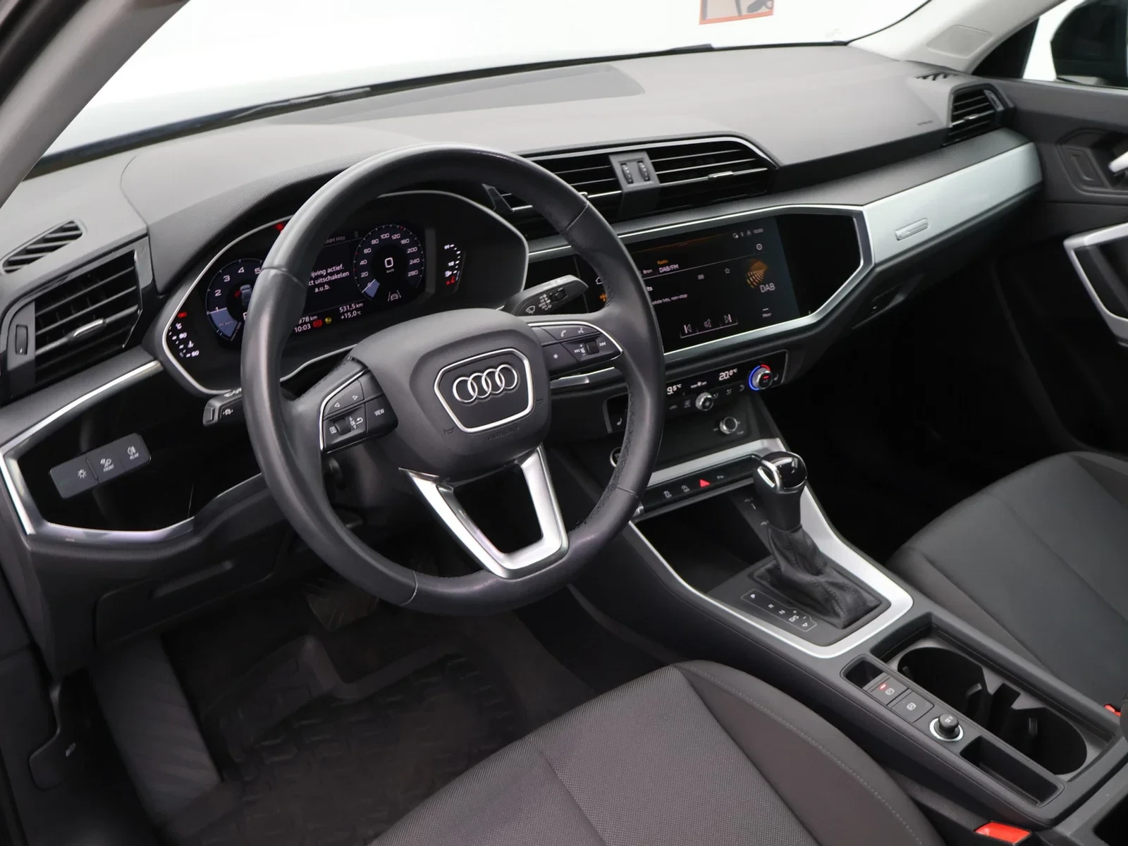 Audi-Q3-image-16