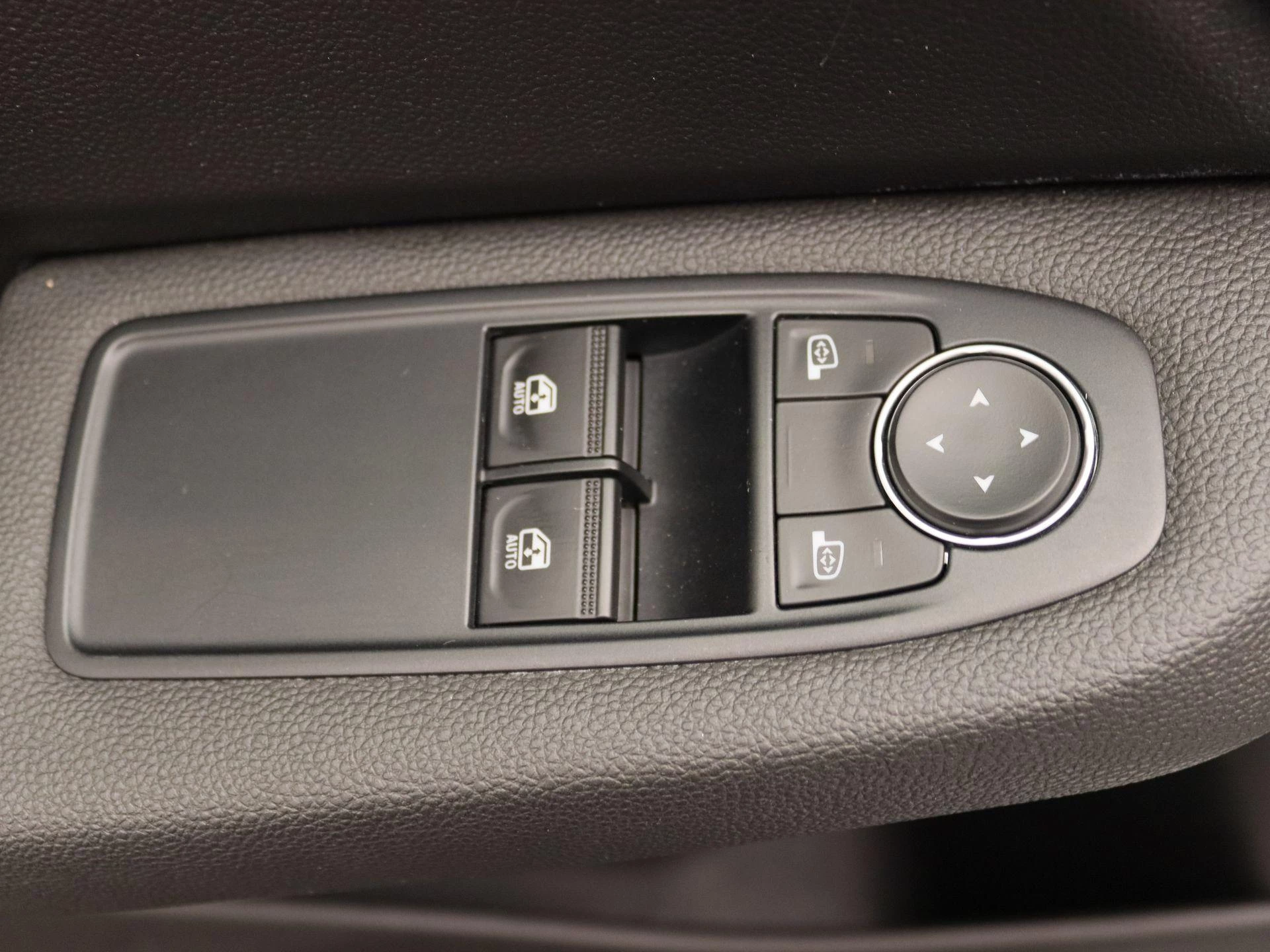 Renault-Clio-image-19