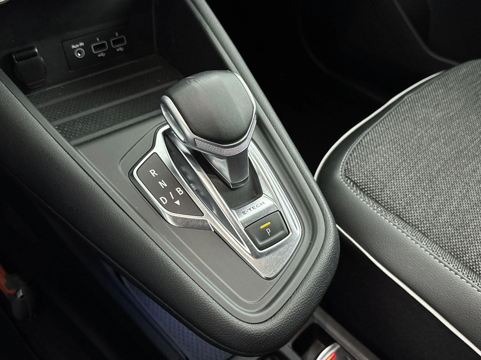 Renault-Captur-image-12