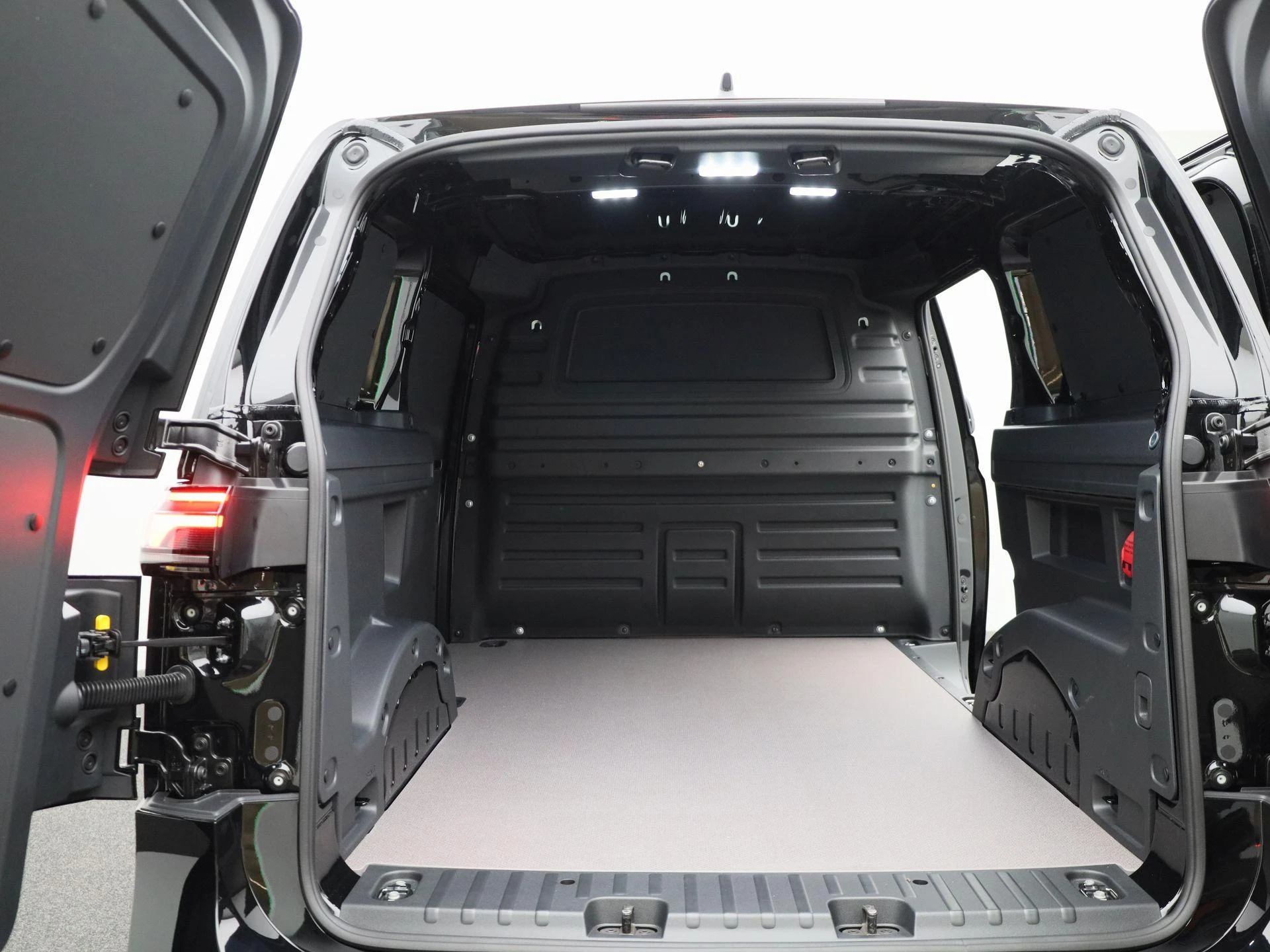 Volkswagen-ID. Buzz Cargo-image-12