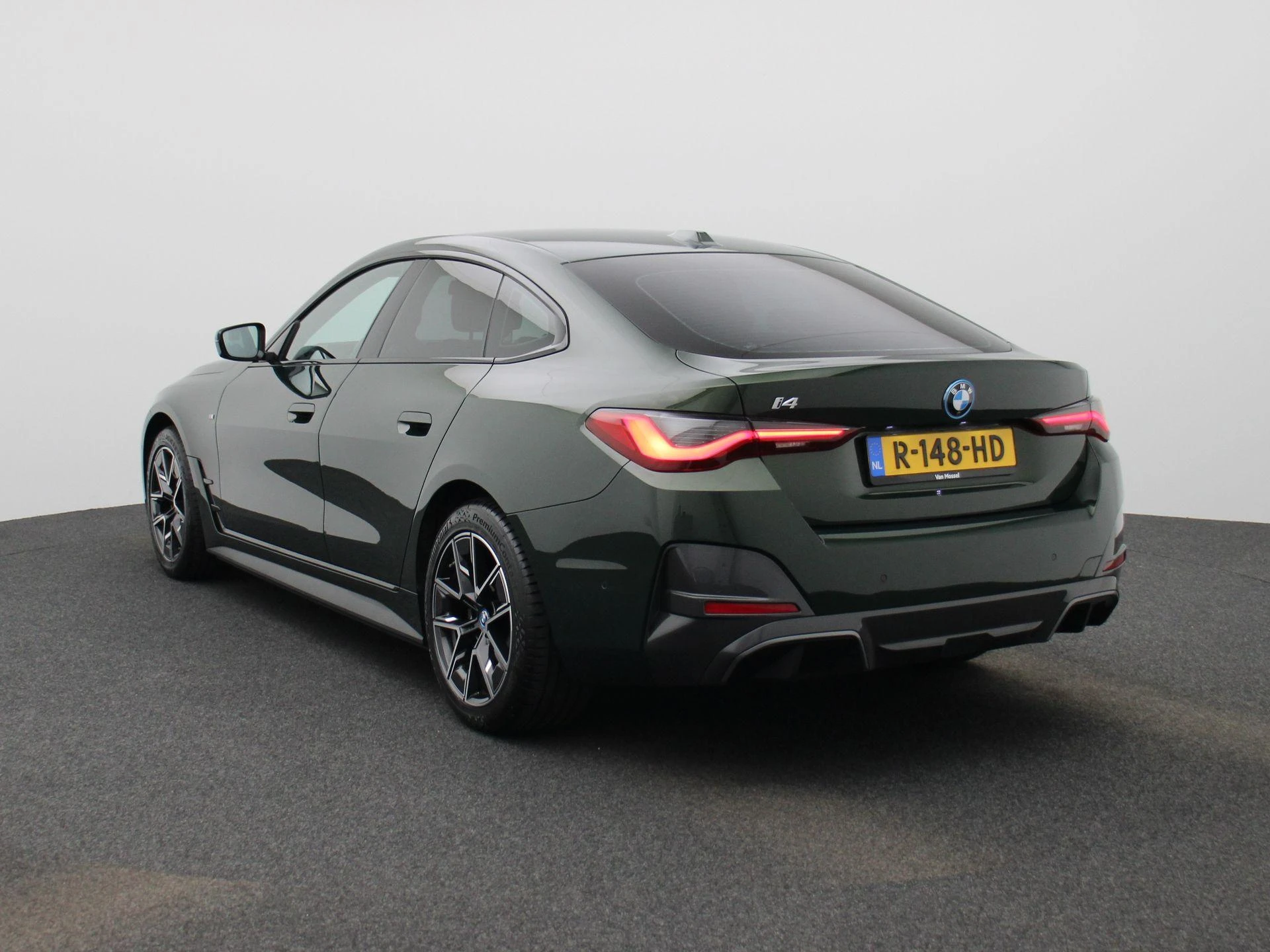 BMW-i4-image-1