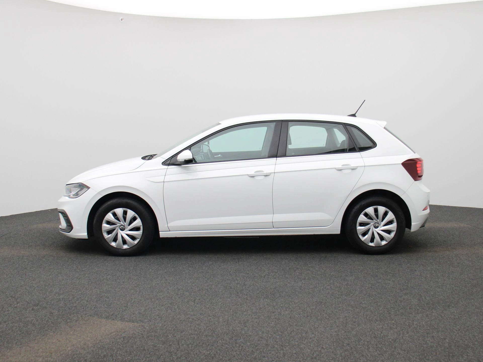 Volkswagen-Polo-image-3