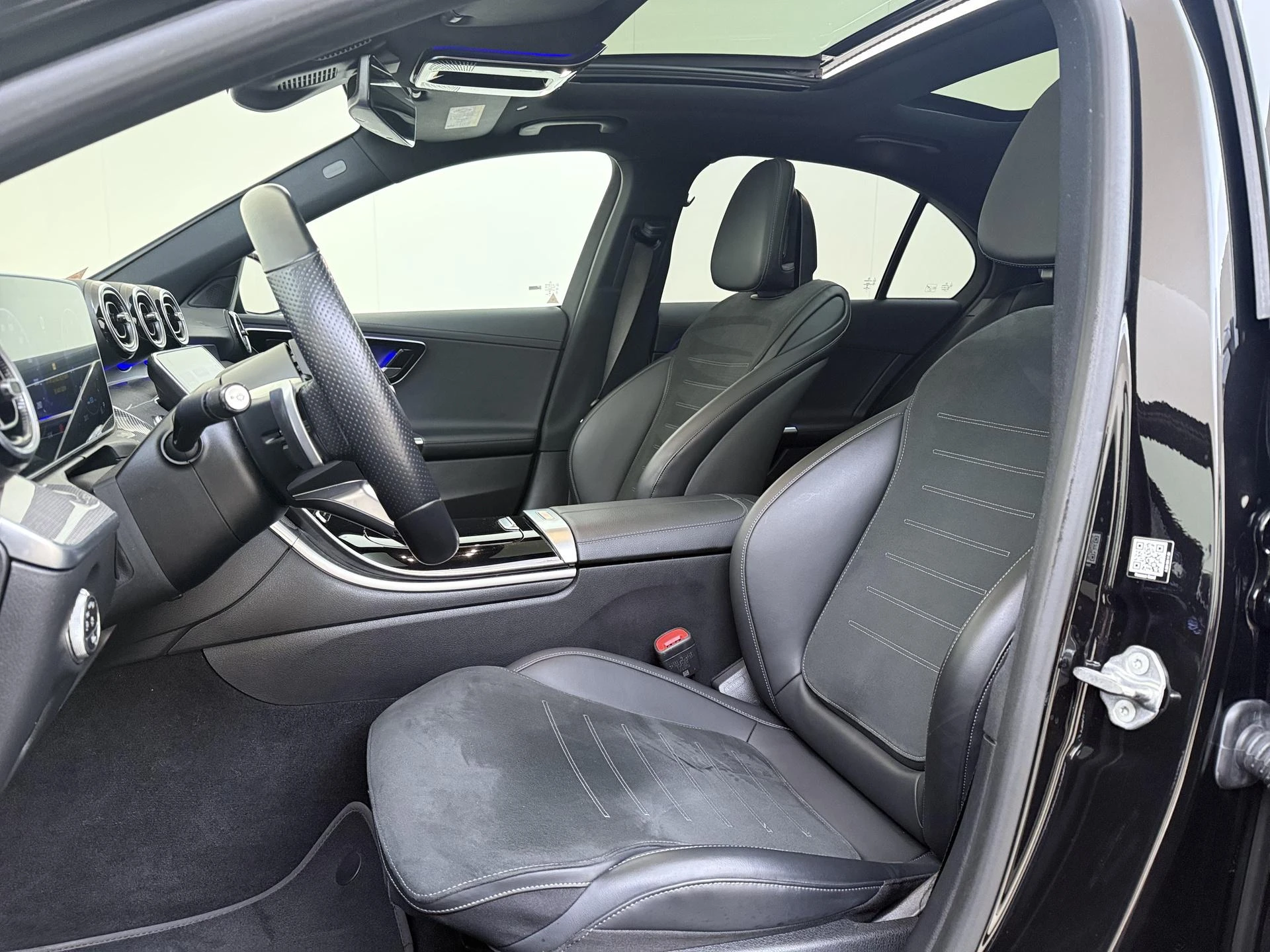 Mercedes-Benz-C-Klasse-image-2