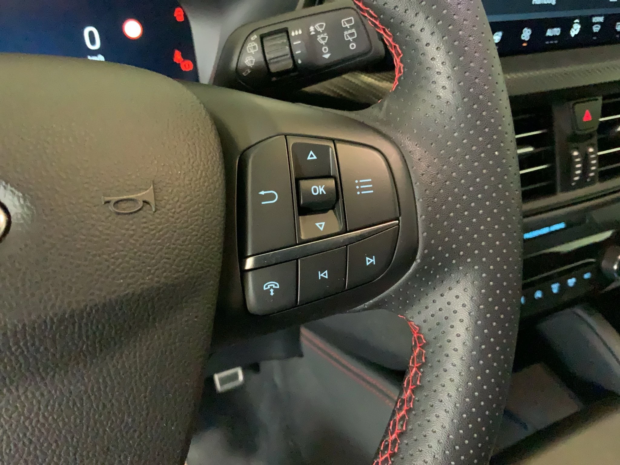 Ford Kuga ST-Line X Aut.*360GRAD*LED-MATRIX*NAVI*GRA*WINTER-PKT.
