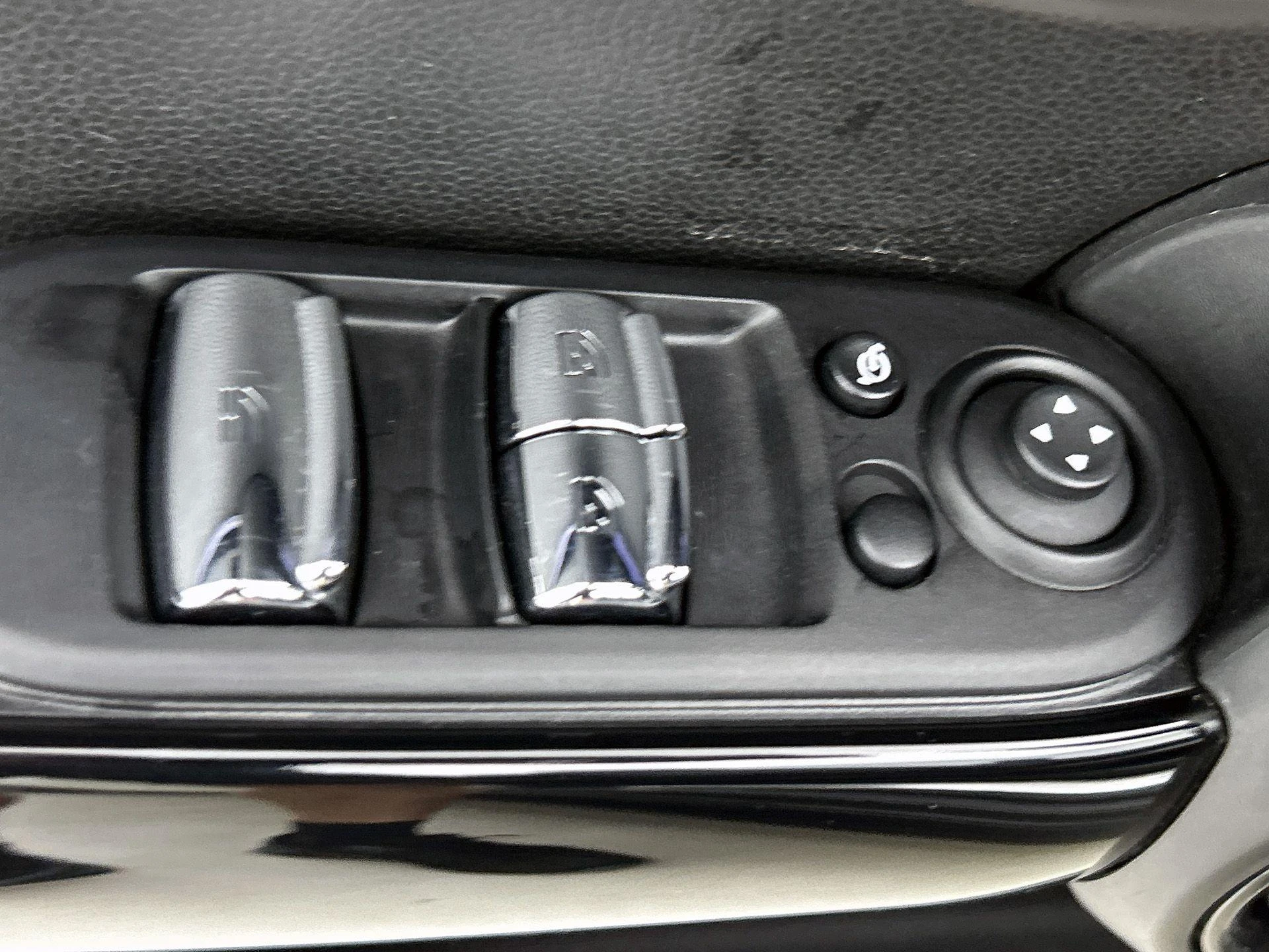 MINI-Cooper Cabrio-image-35