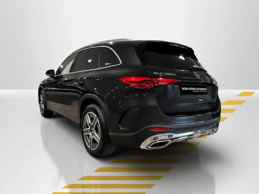 Mercedes-Benz-GLC 300 d-image-12