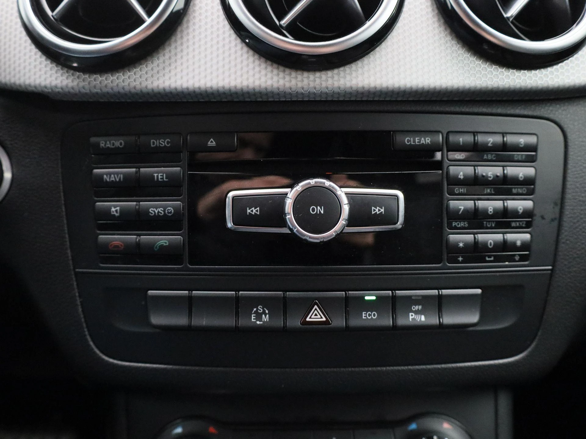Mercedes-Benz-B-Klasse-image-18