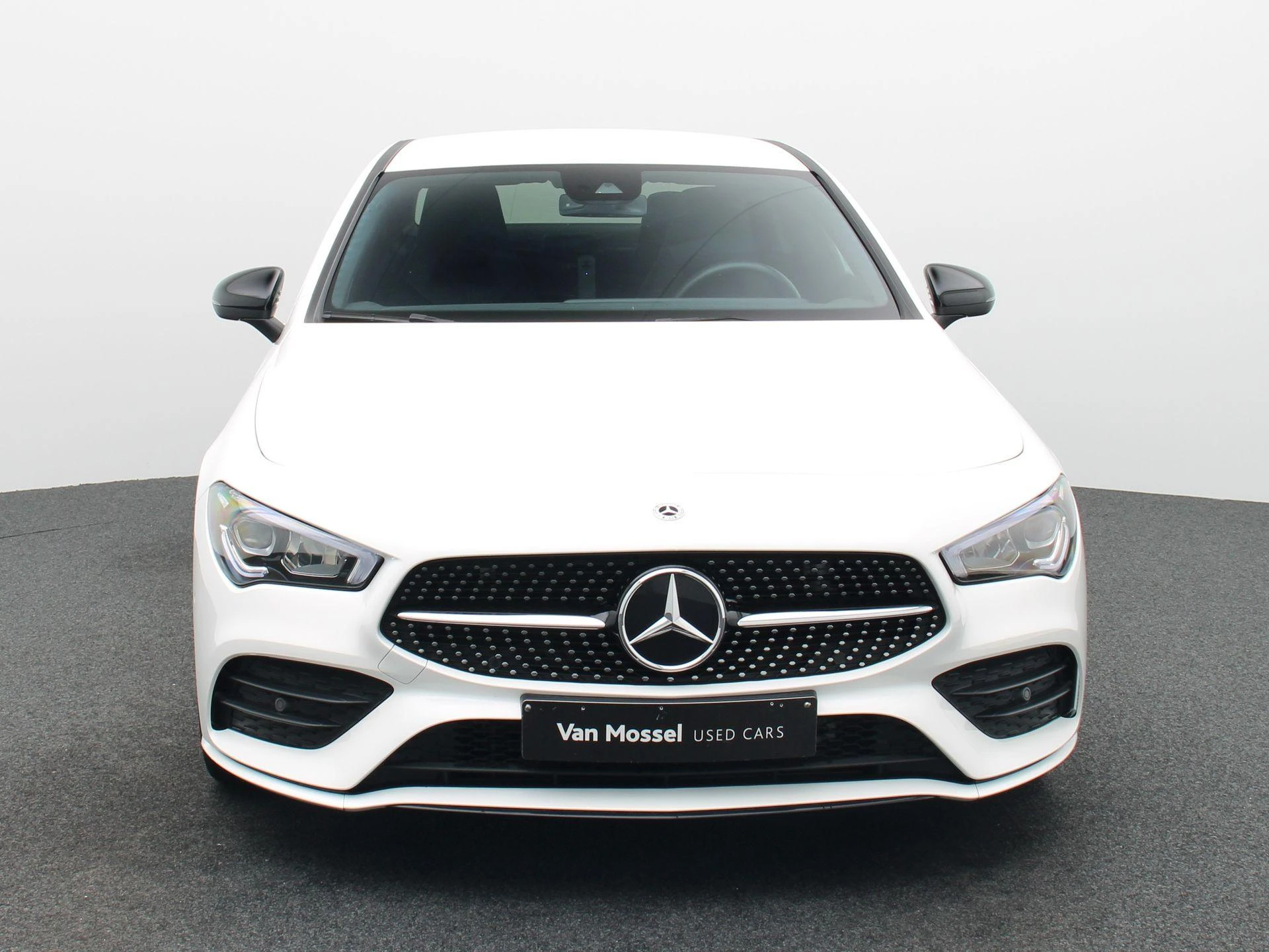 Mercedes-Benz-CLA-image-2