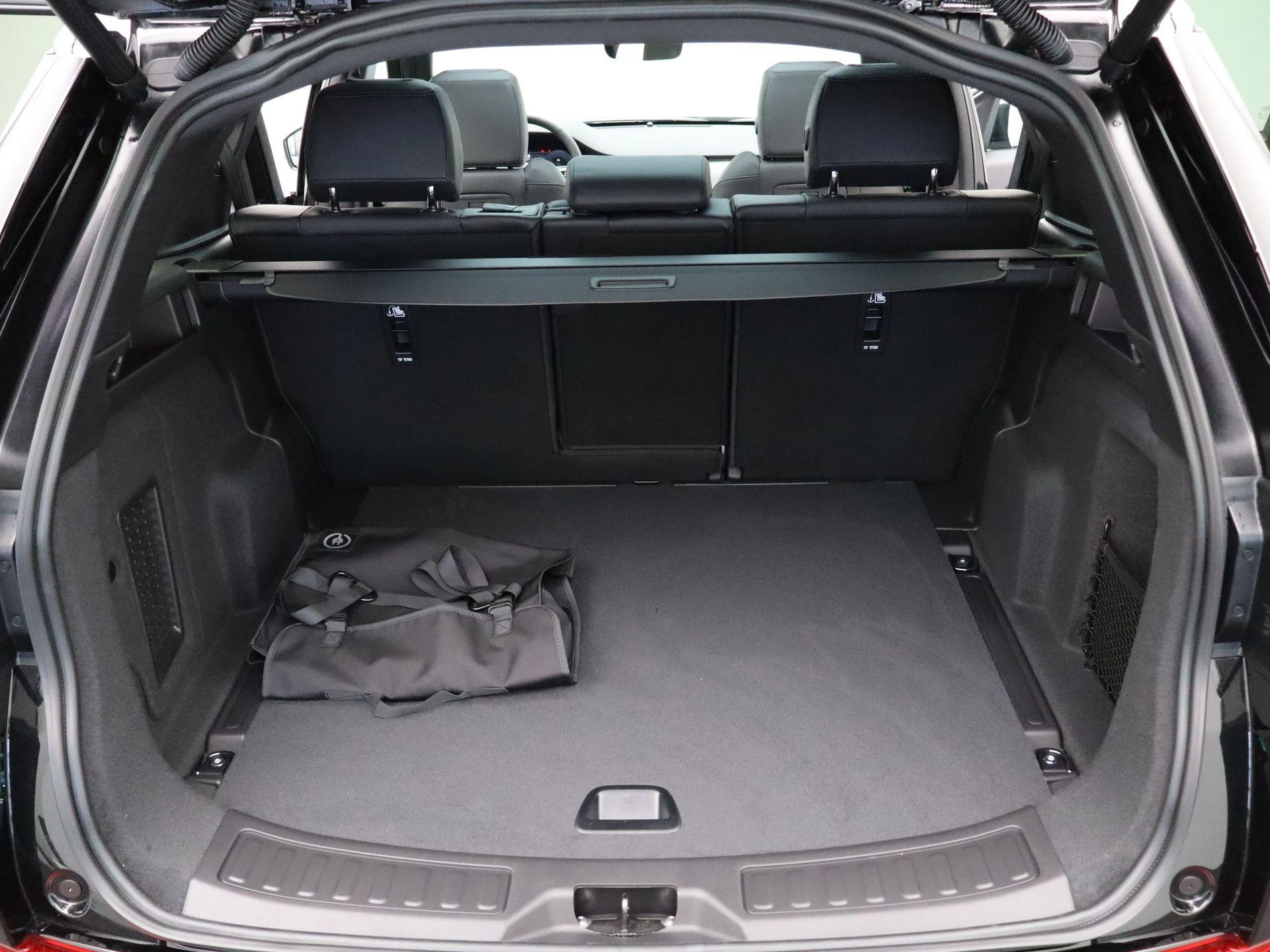 Land Rover-Discovery Sport-image-32