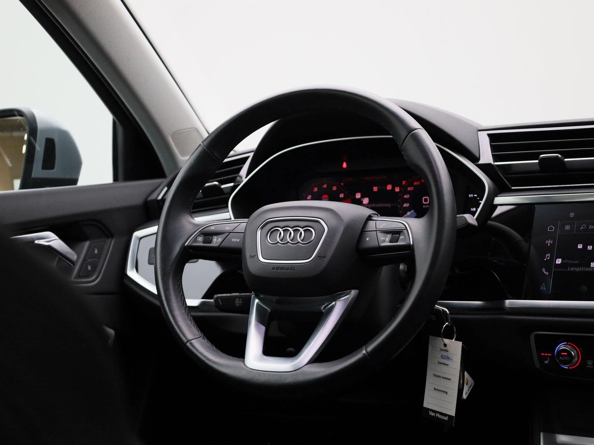 Audi-Q3-image-35