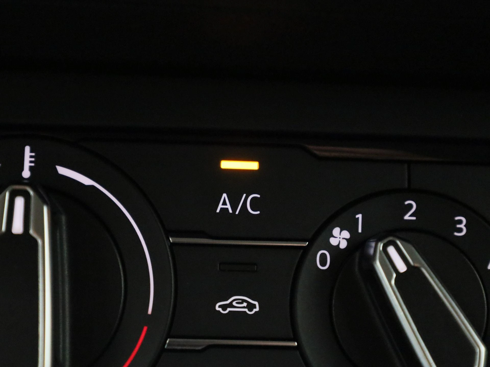 Volkswagen-Polo-image-22