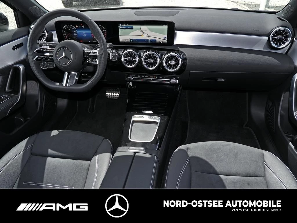 Mercedes-Benz A-Klasse 200 AMG ADV.+ PANO MBUX NIGHT AMG Line