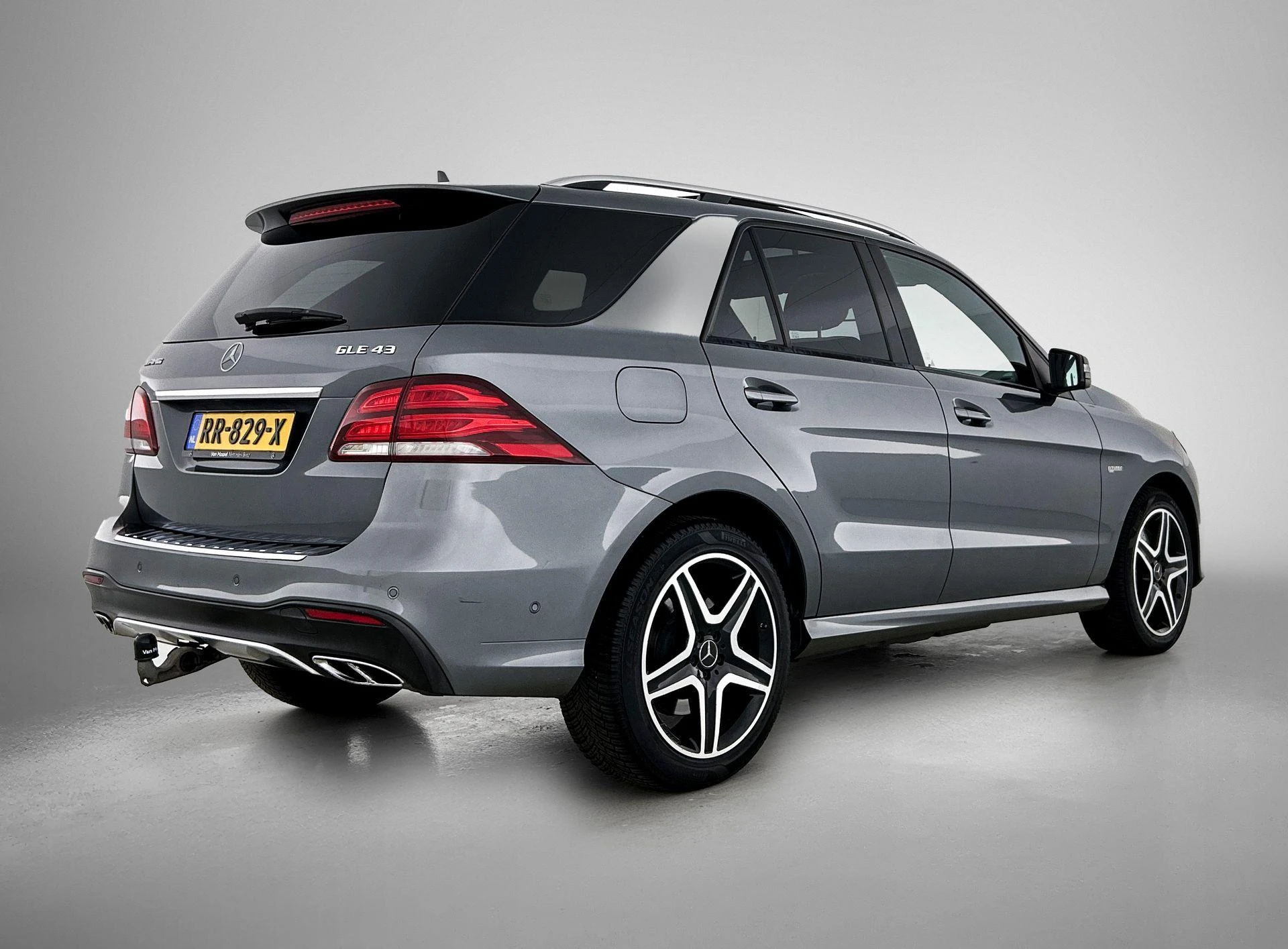 Mercedes-Benz-GLE-image-4