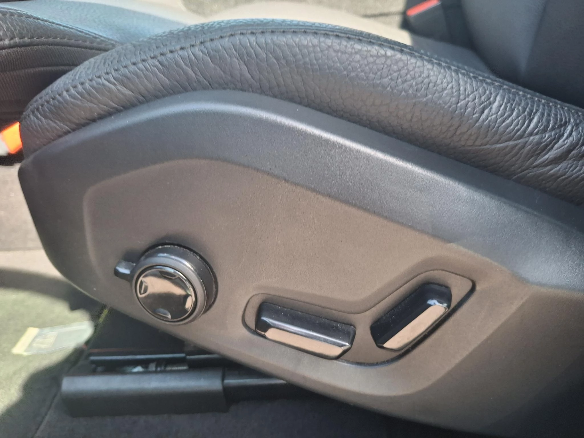 Volvo XC60 T6 Plug-in hybrid AWD Plus Dark