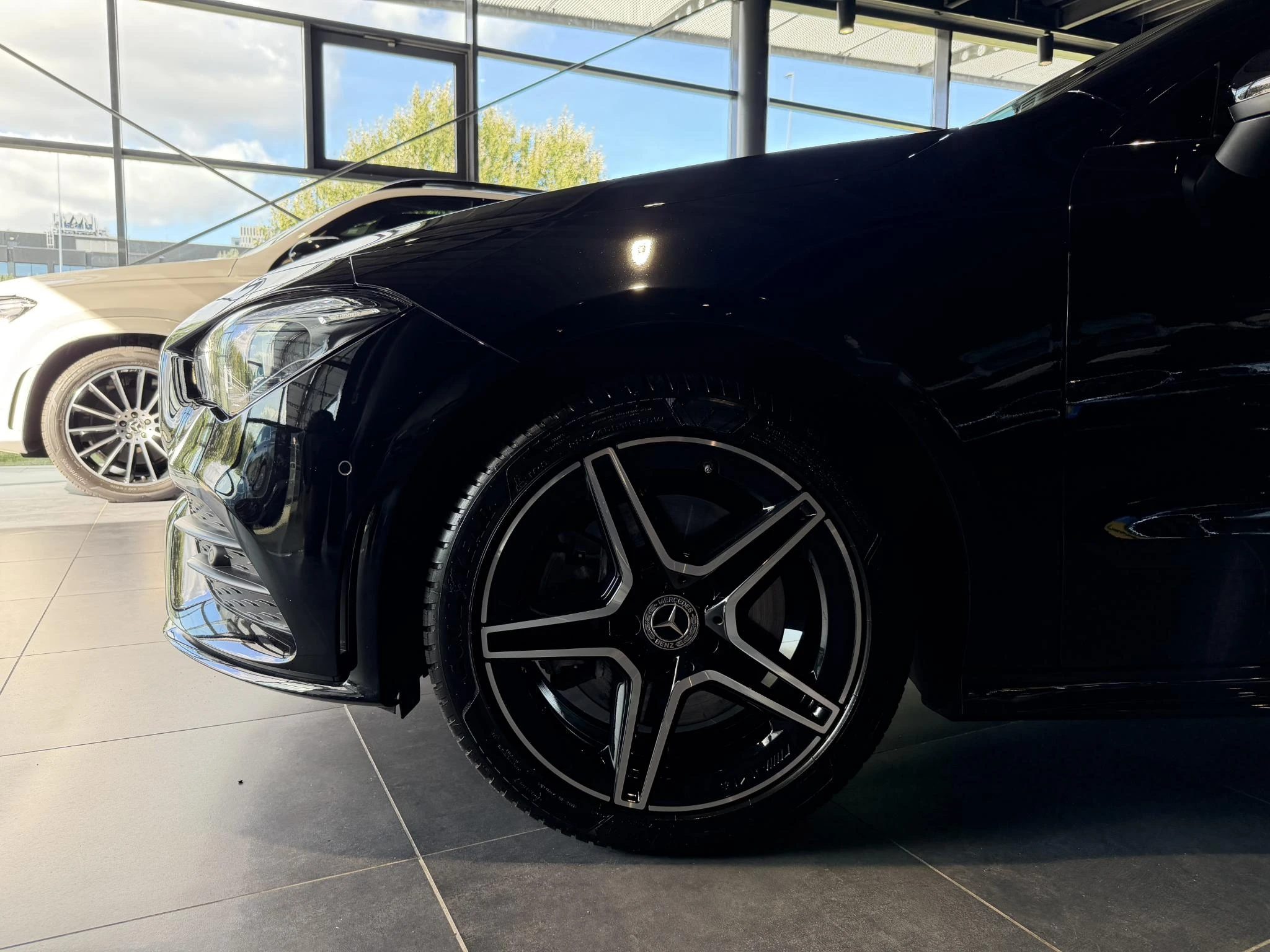 Mercedes-Benz-CLA-image-18