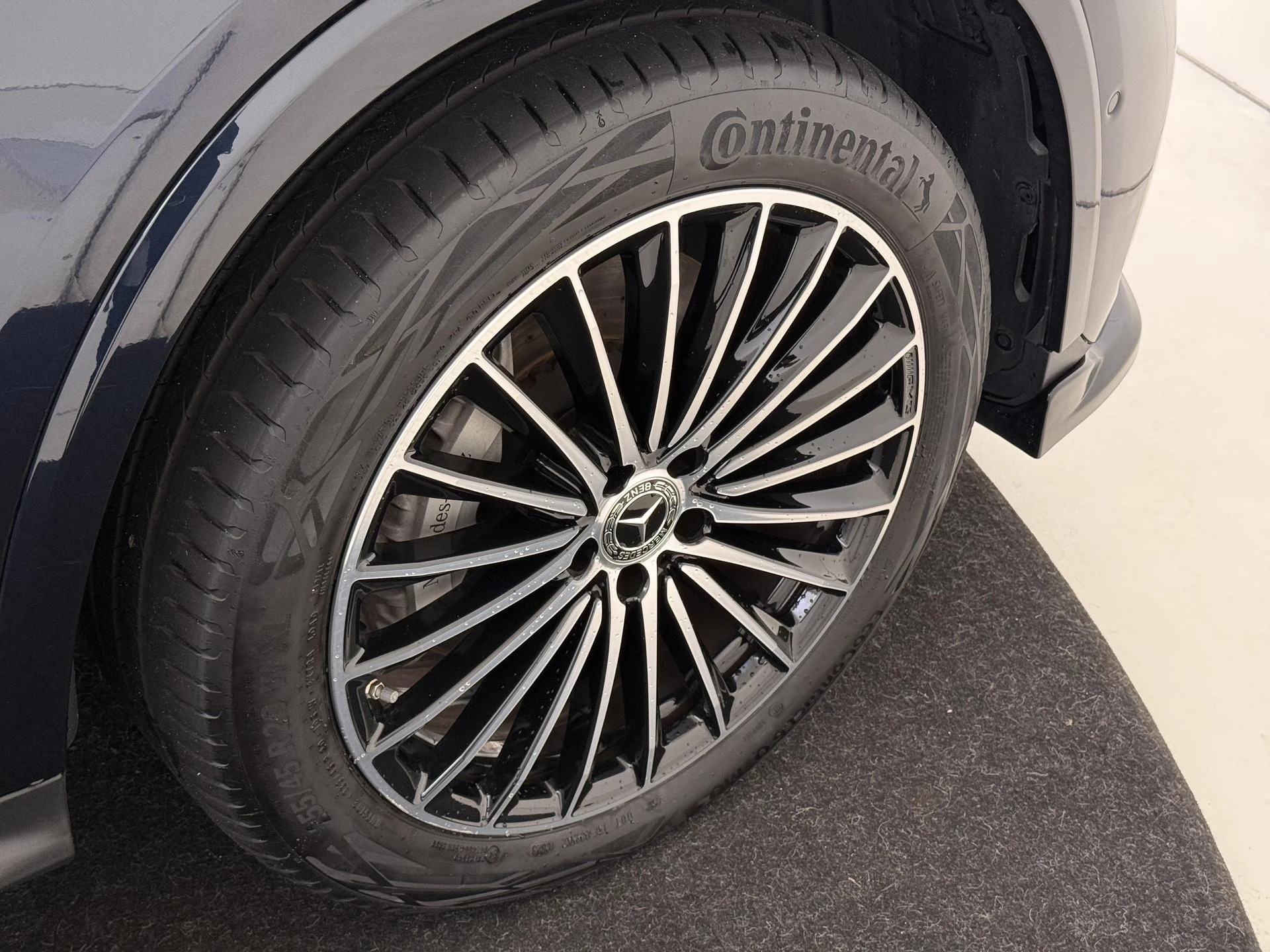 Mercedes-Benz-GLC-image-33