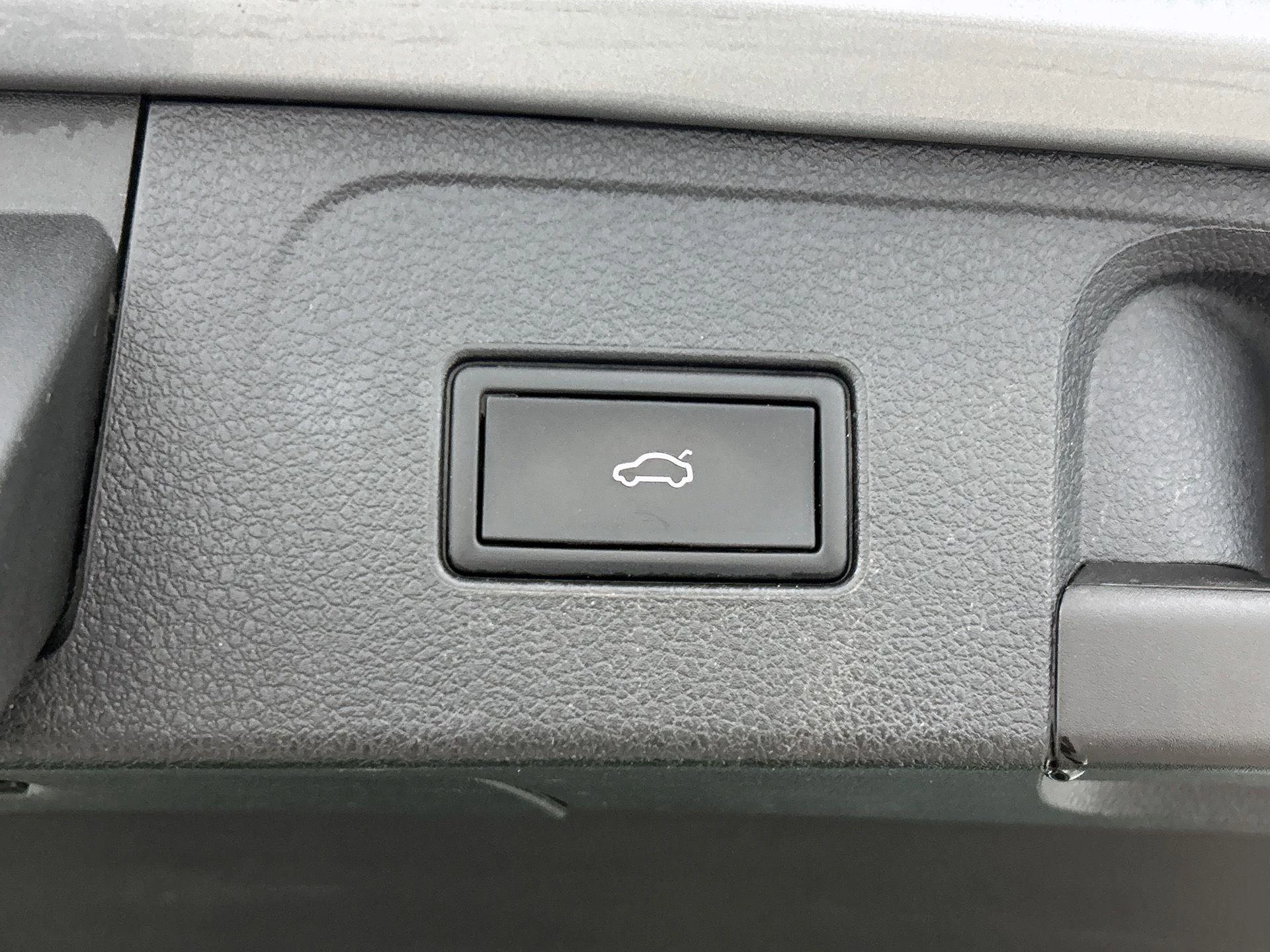 Volkswagen-Passat-image-23