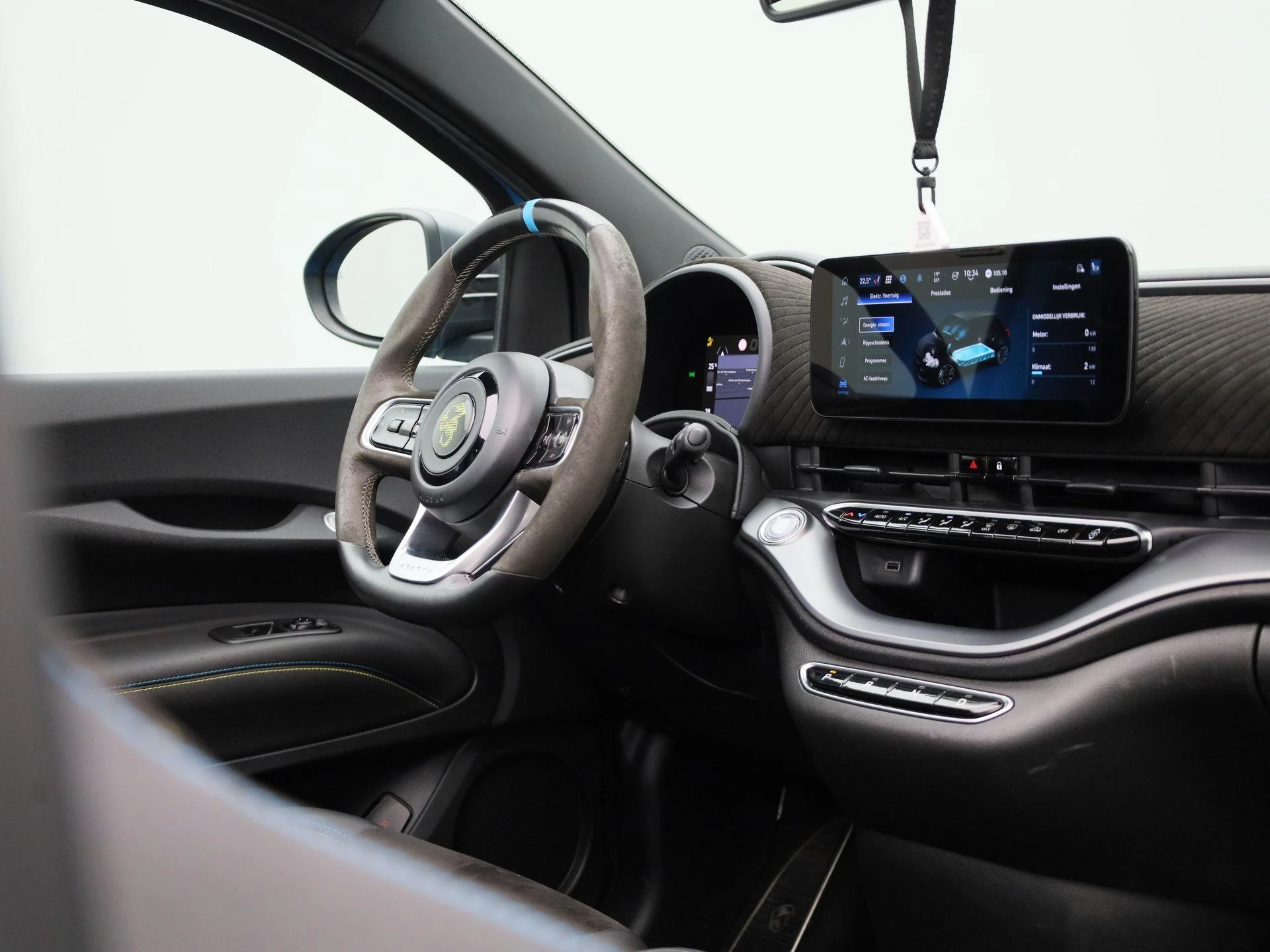 Abarth-500C-image-30