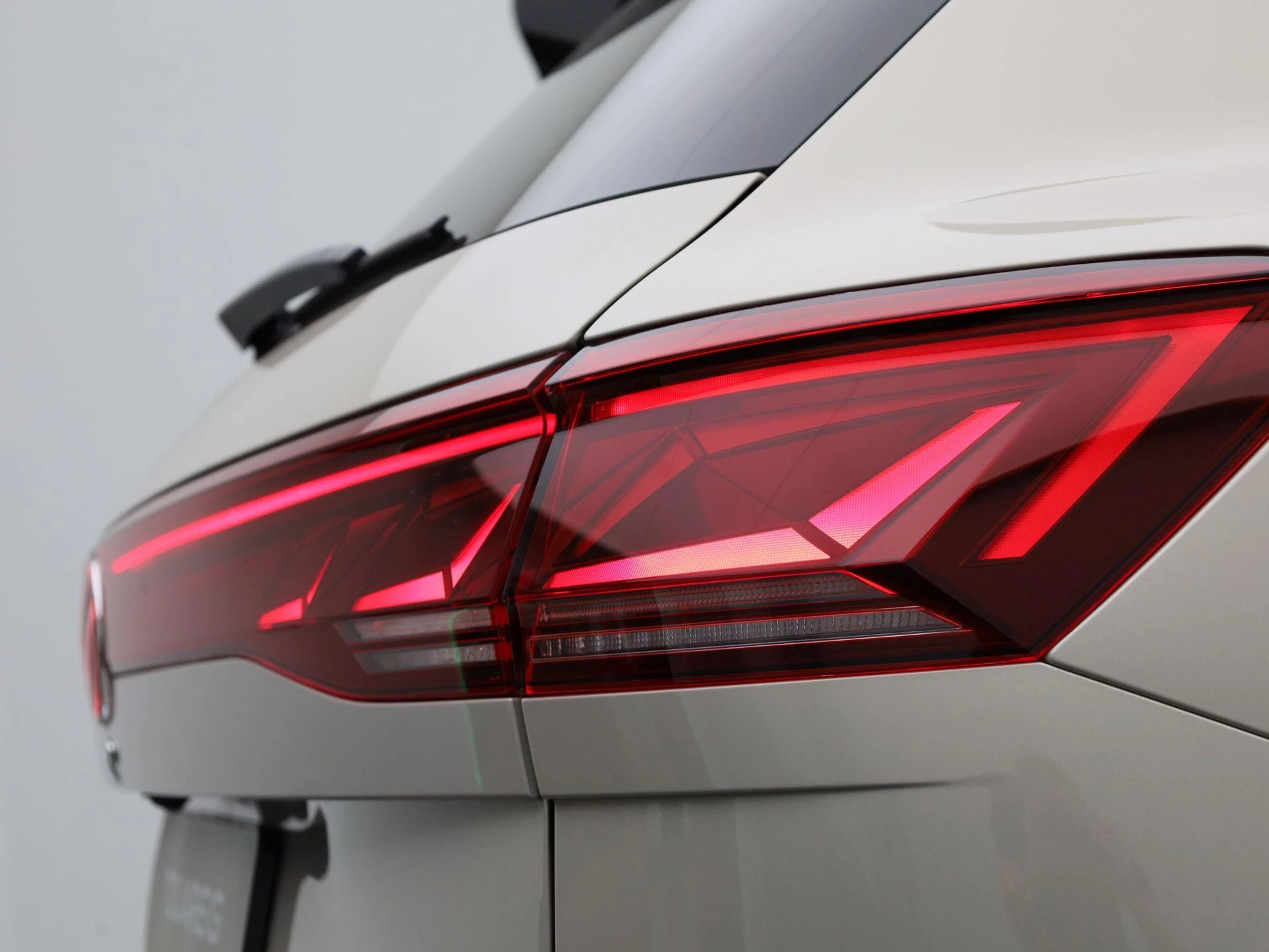 Volkswagen-Touareg-image-54