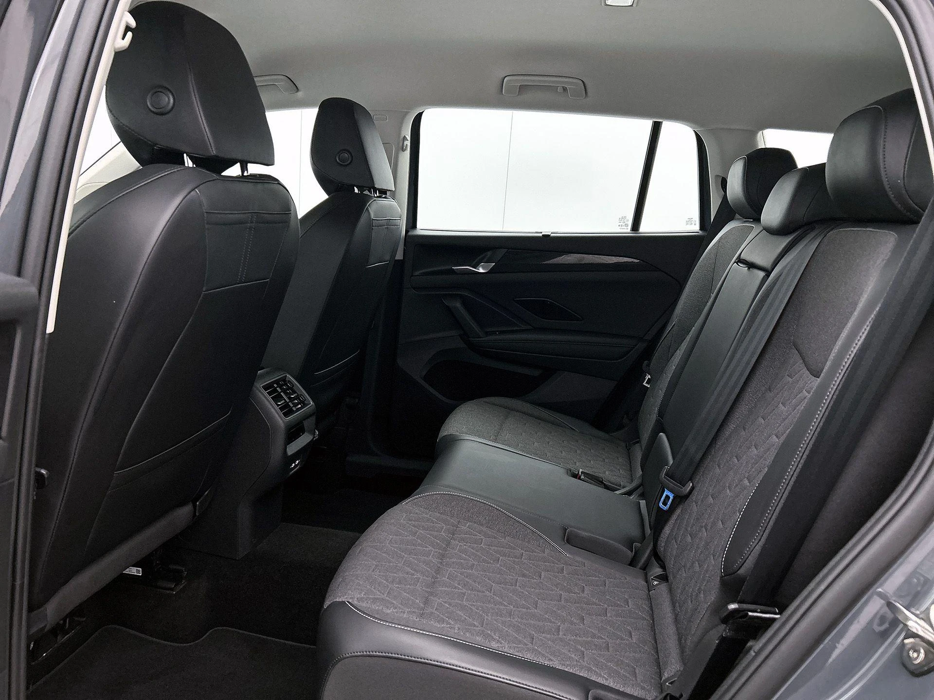 Volkswagen-Tayron-image-26