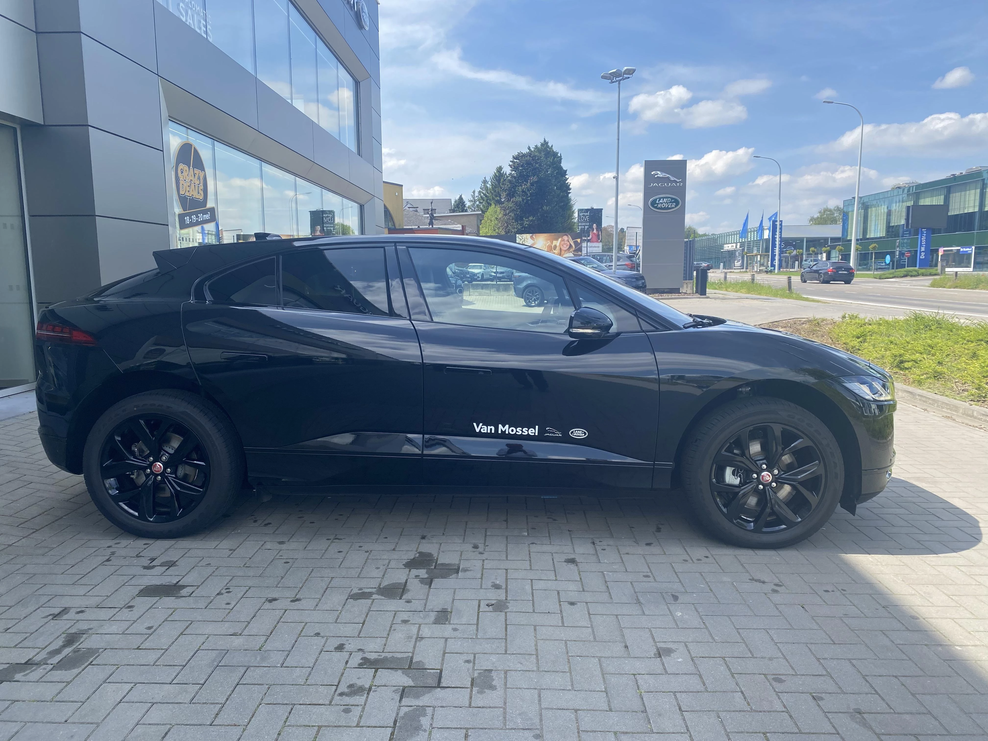 Jaguar-I-PACE-image-6