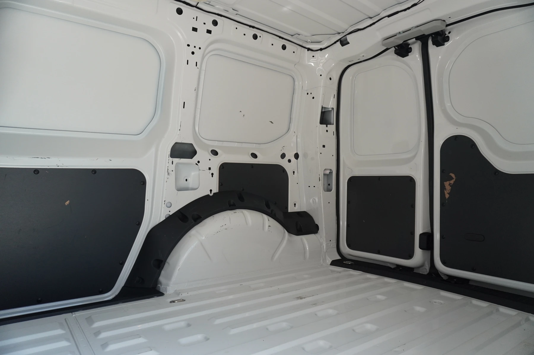 Volkswagen-Caddy-image-12