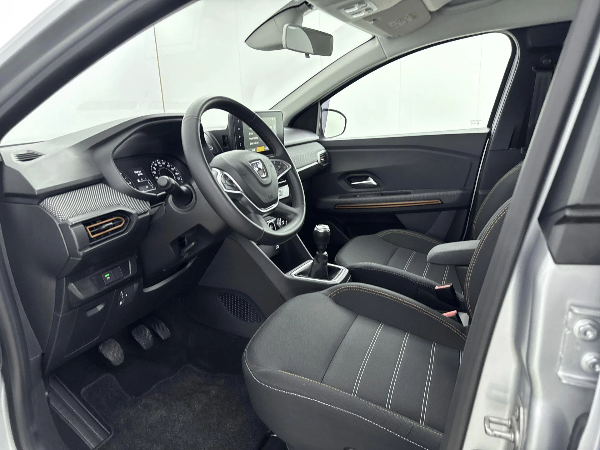Dacia-Sandero Stepway-image-20