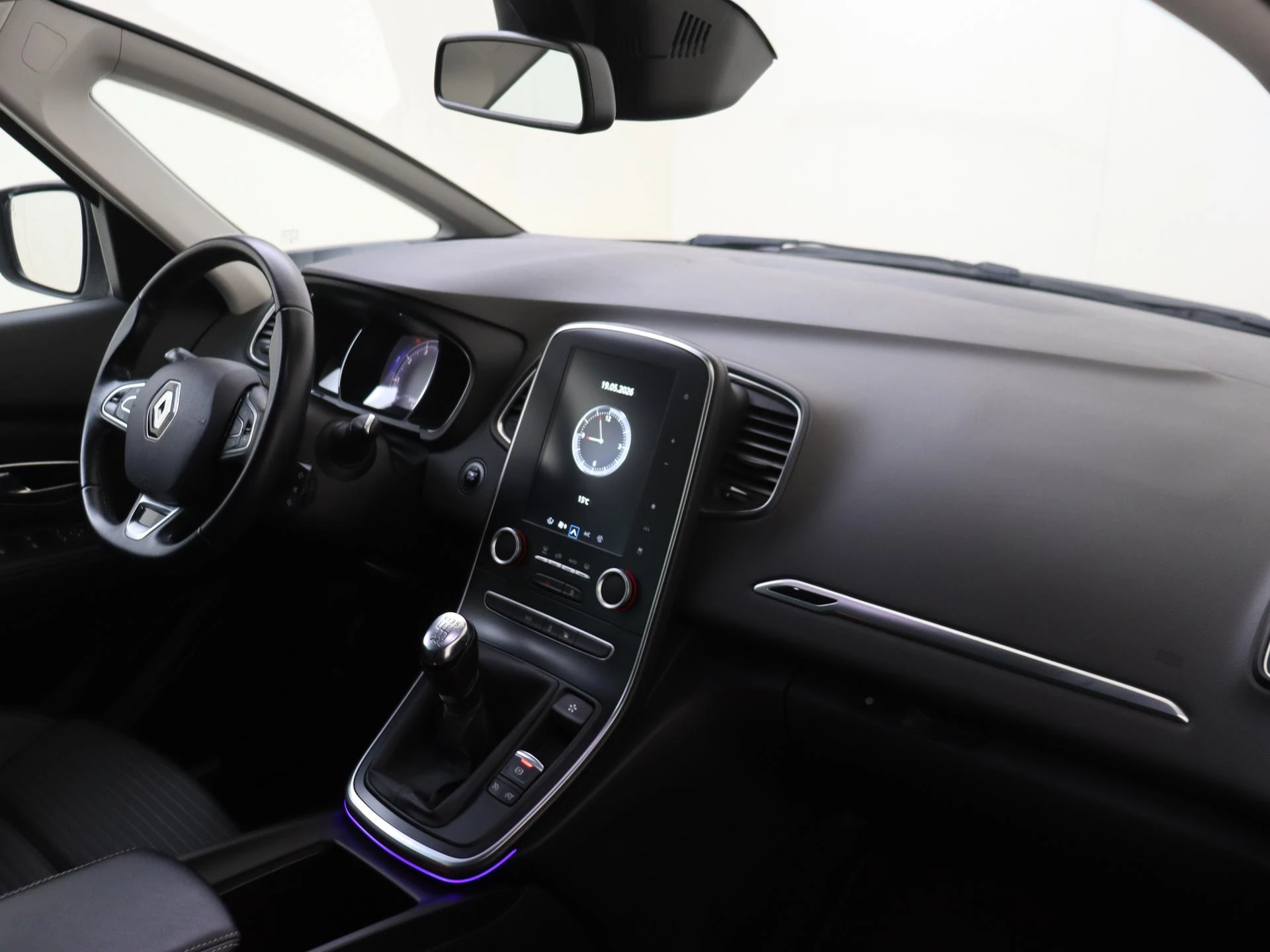 Renault-Scénic-image-7