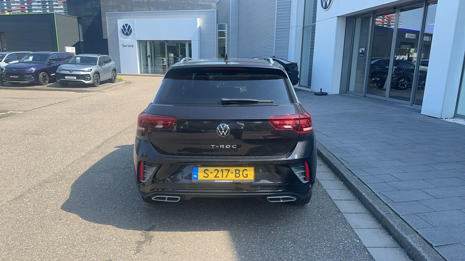 Volkswagen-T-Roc-image-2