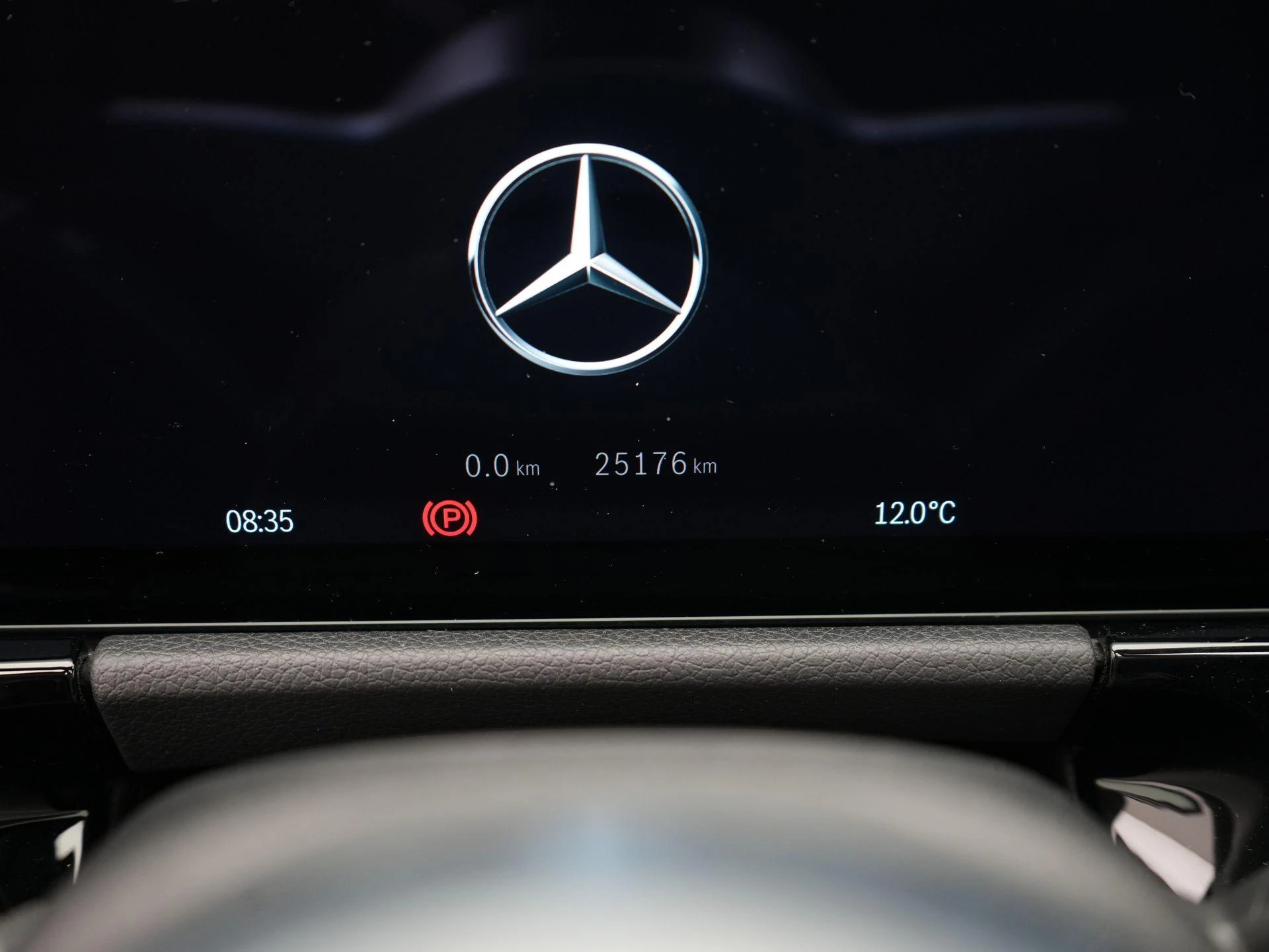 Mercedes-Benz-GLA-image-48