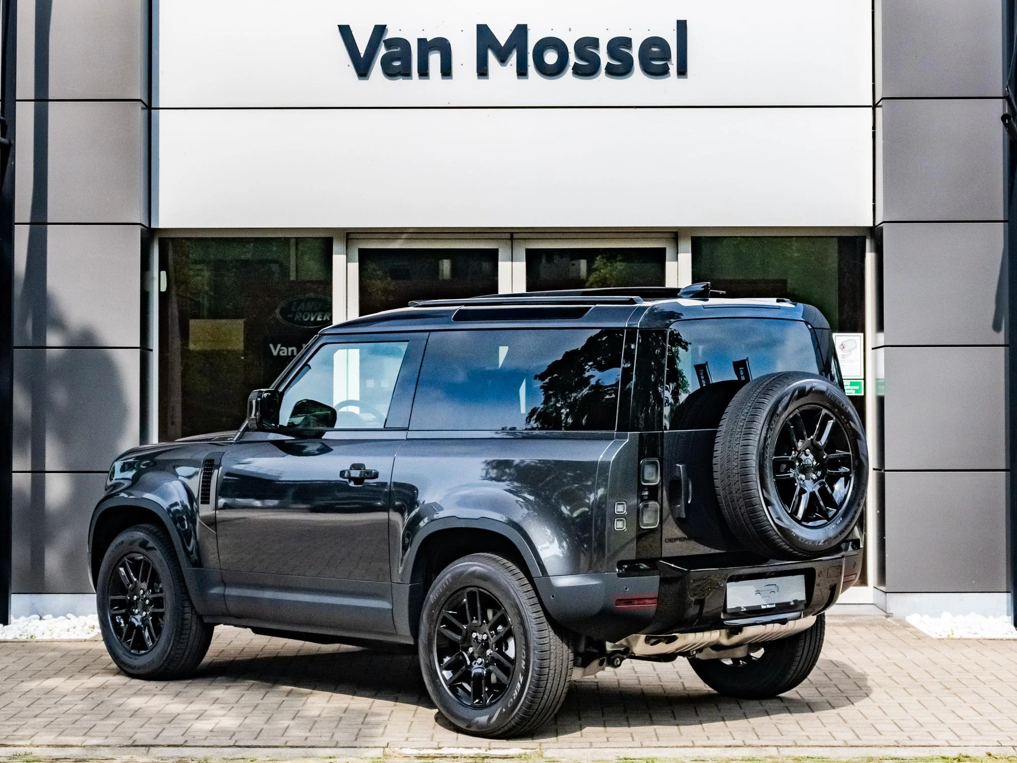 Land Rover Defender 90 D200 S AWD Auto. 26MY
