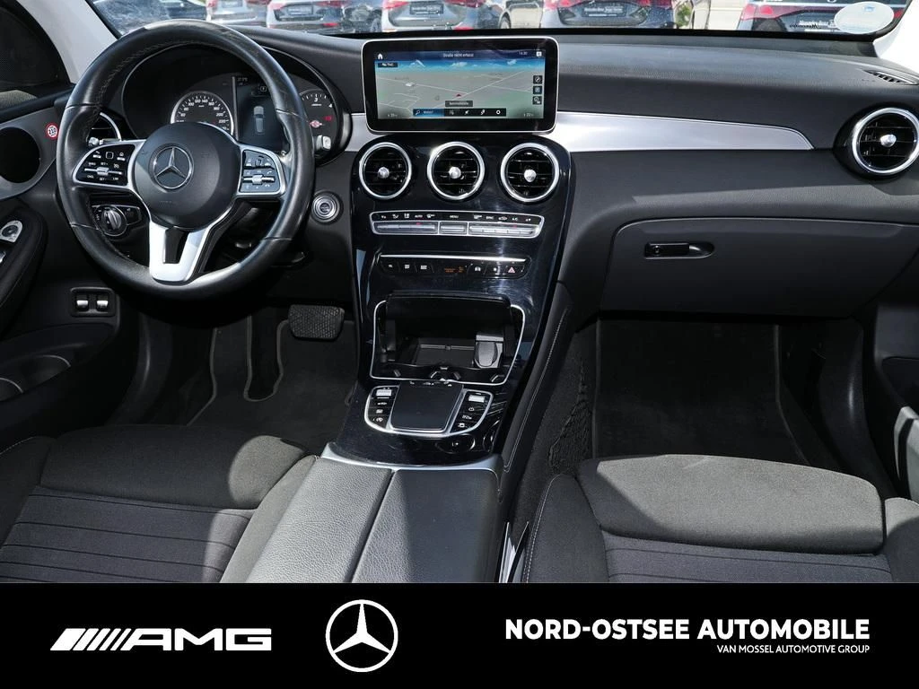 Mercedes-Benz GLC 300 d 4M AHK PANO MULTIBEAM KAMERA 9G NAVI