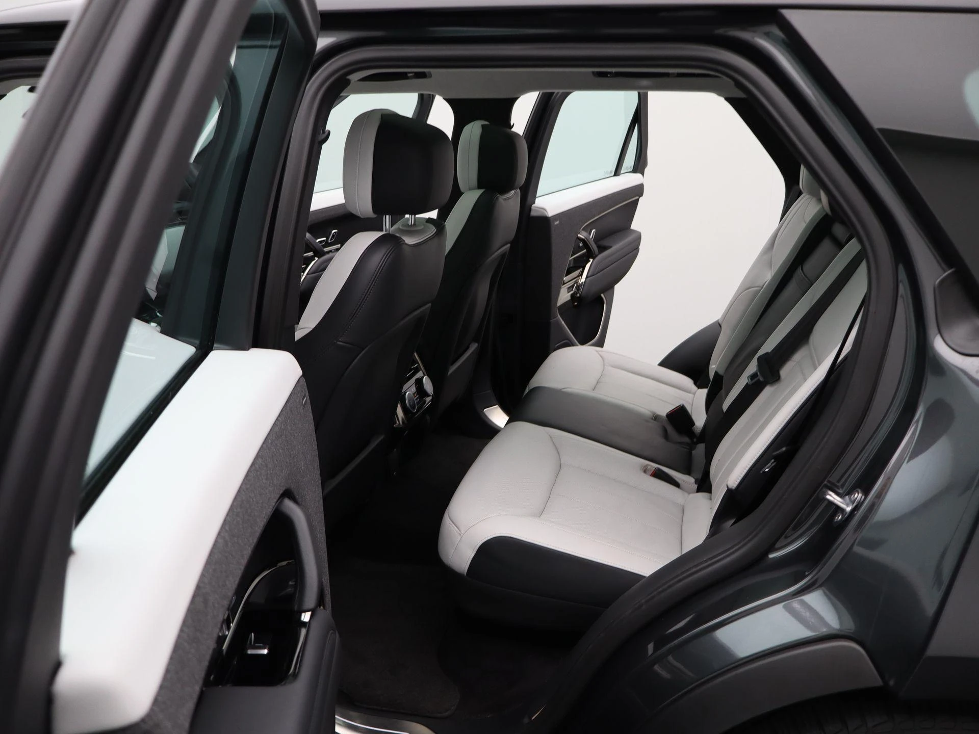 Land Rover-Range Rover Sport-image-11