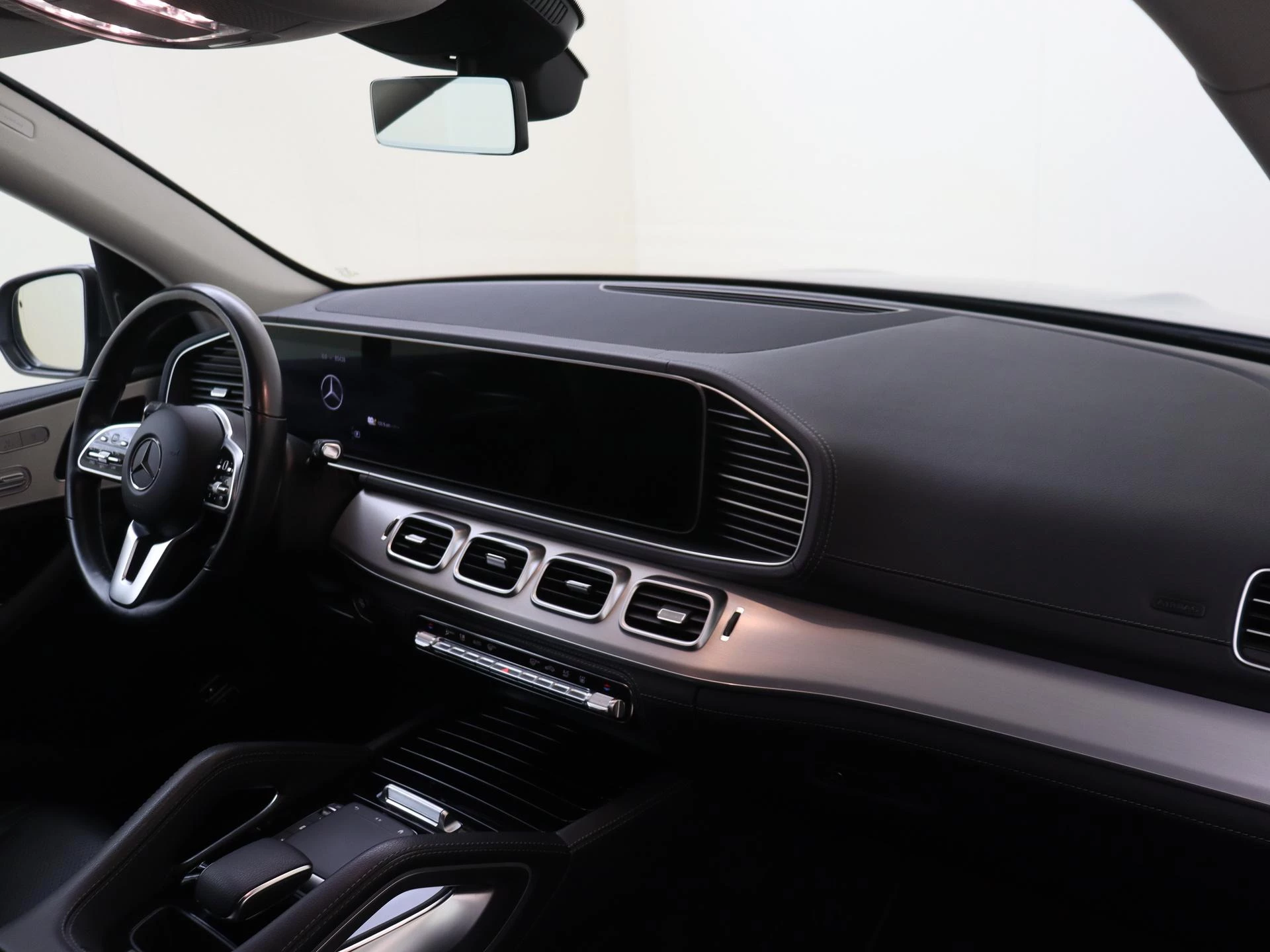 Mercedes-Benz-GLE-image-4