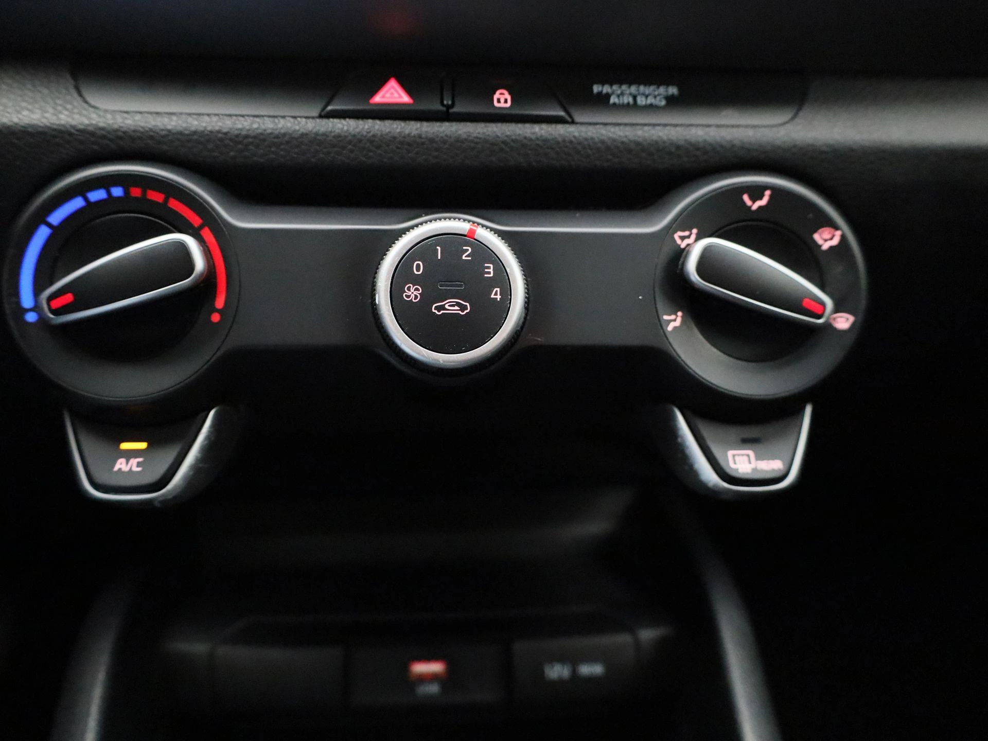 Kia-Stonic-image-19