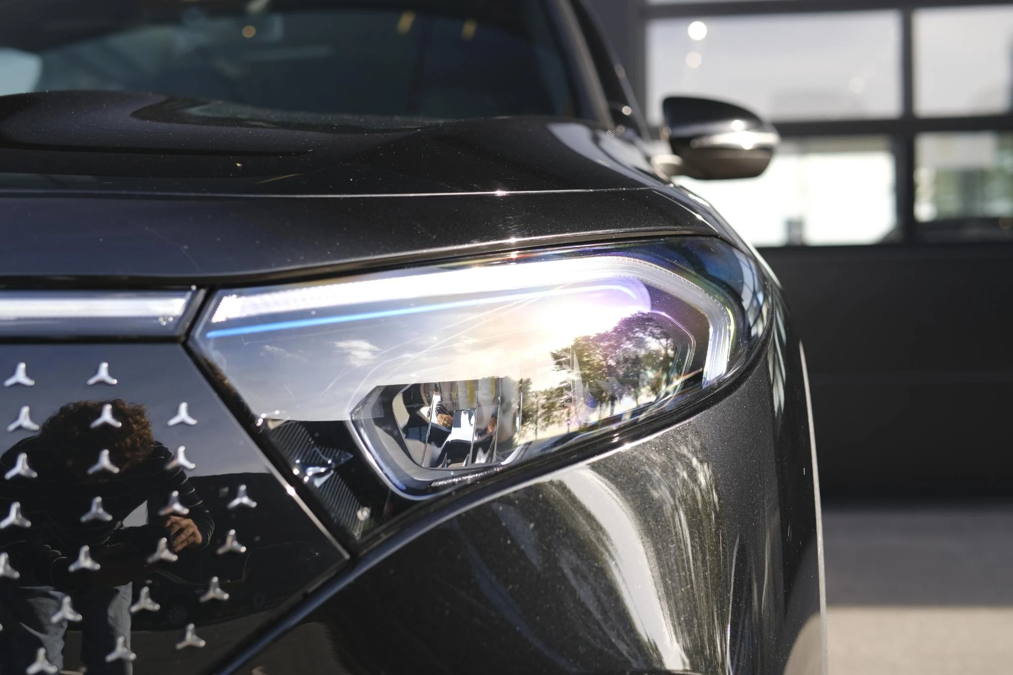 Mercedes-Benz-EQB-image-34