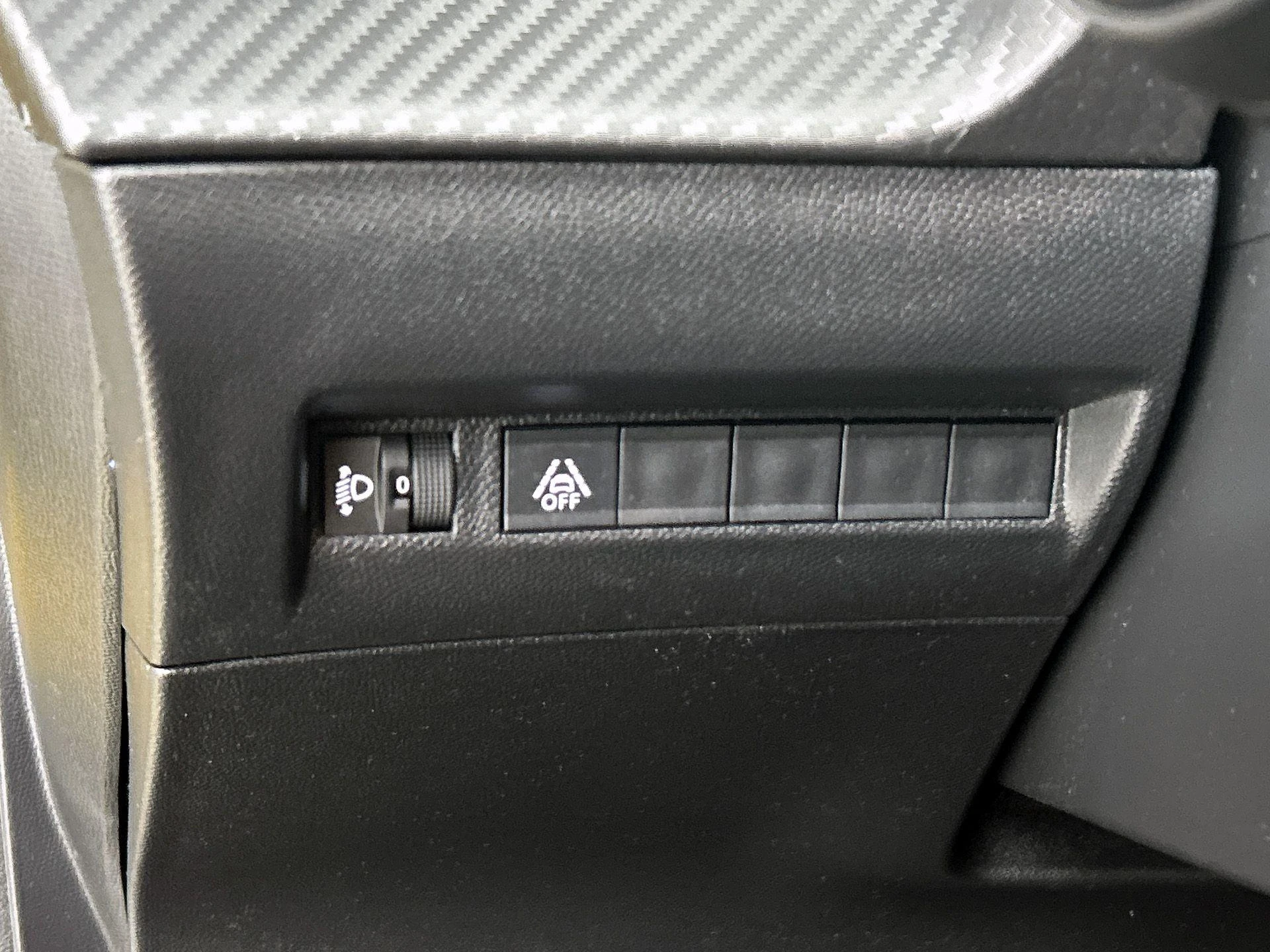 Peugeot-208-image-14