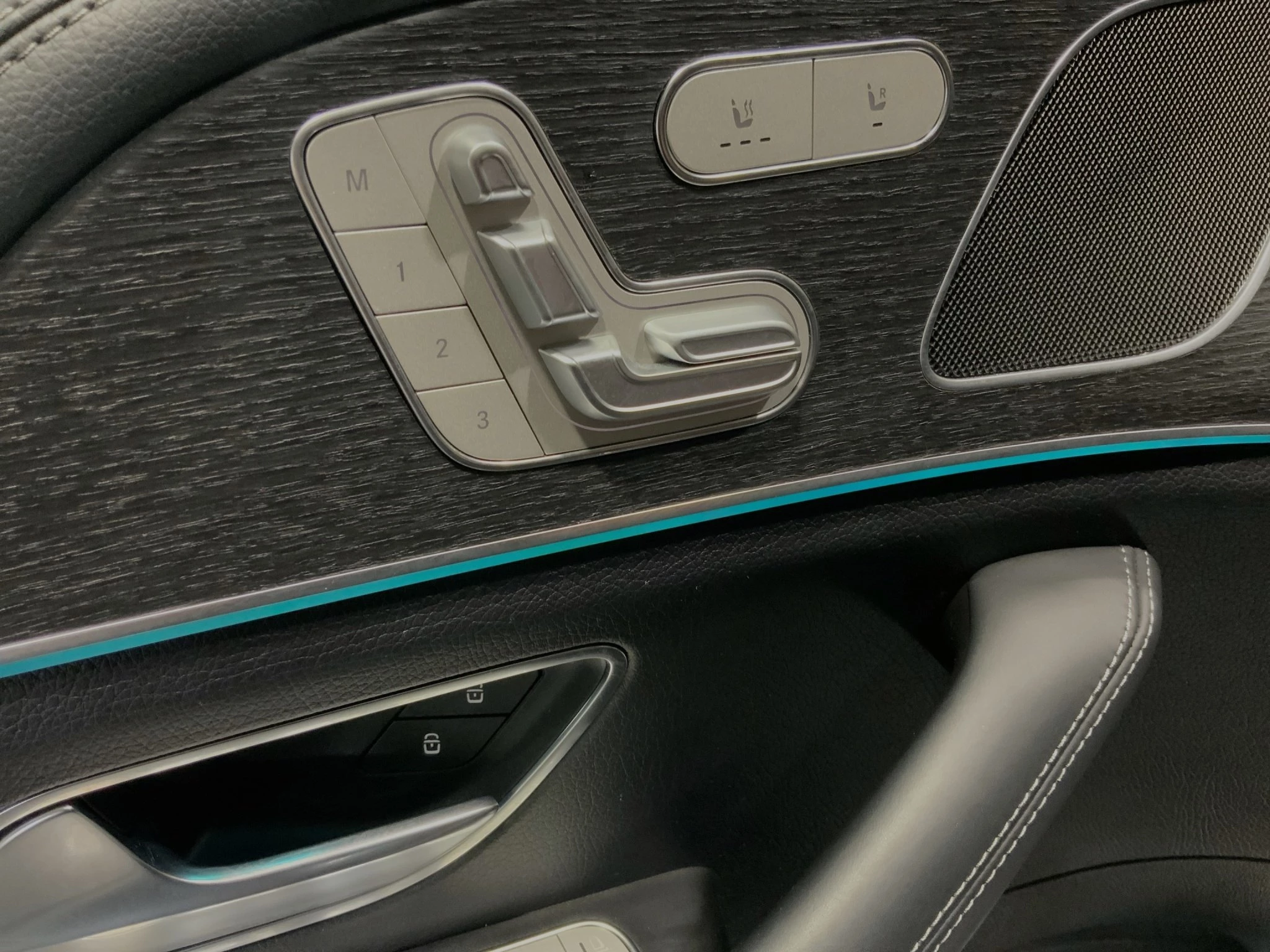 Mercedes-Benz-GLE-image-19