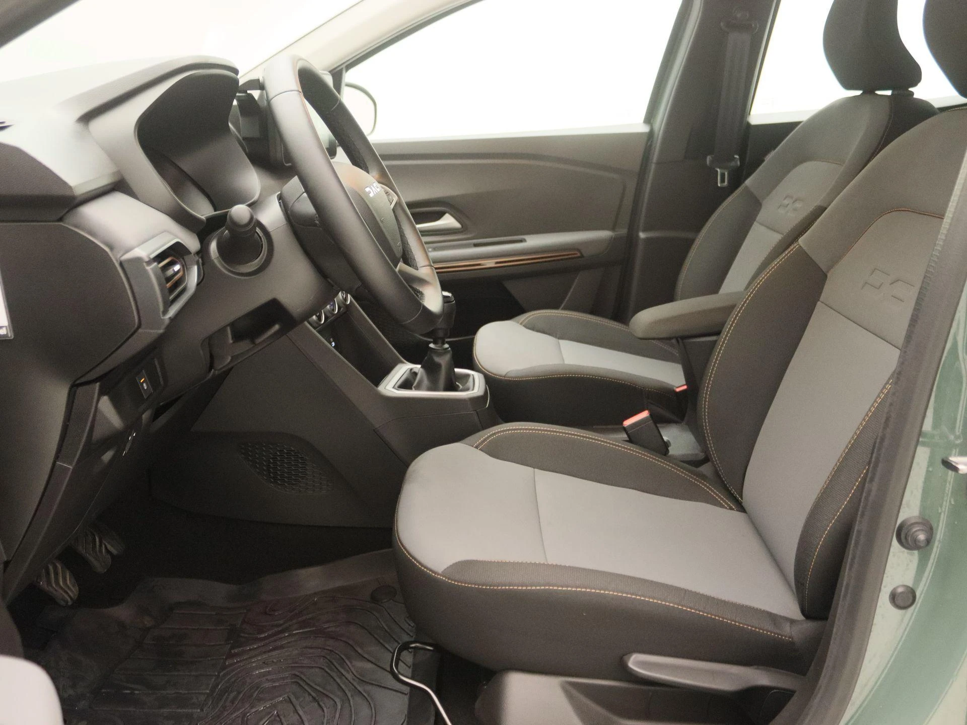 Dacia-Sandero Stepway-image-11