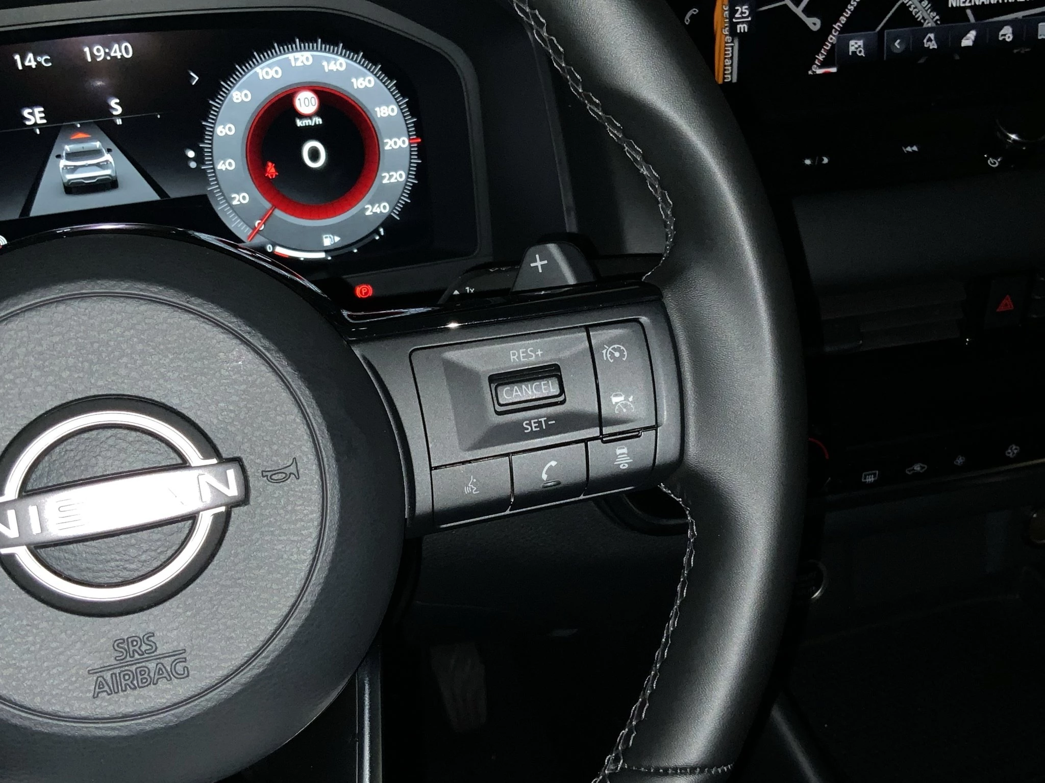 Nissan-QASHQAI-image-18