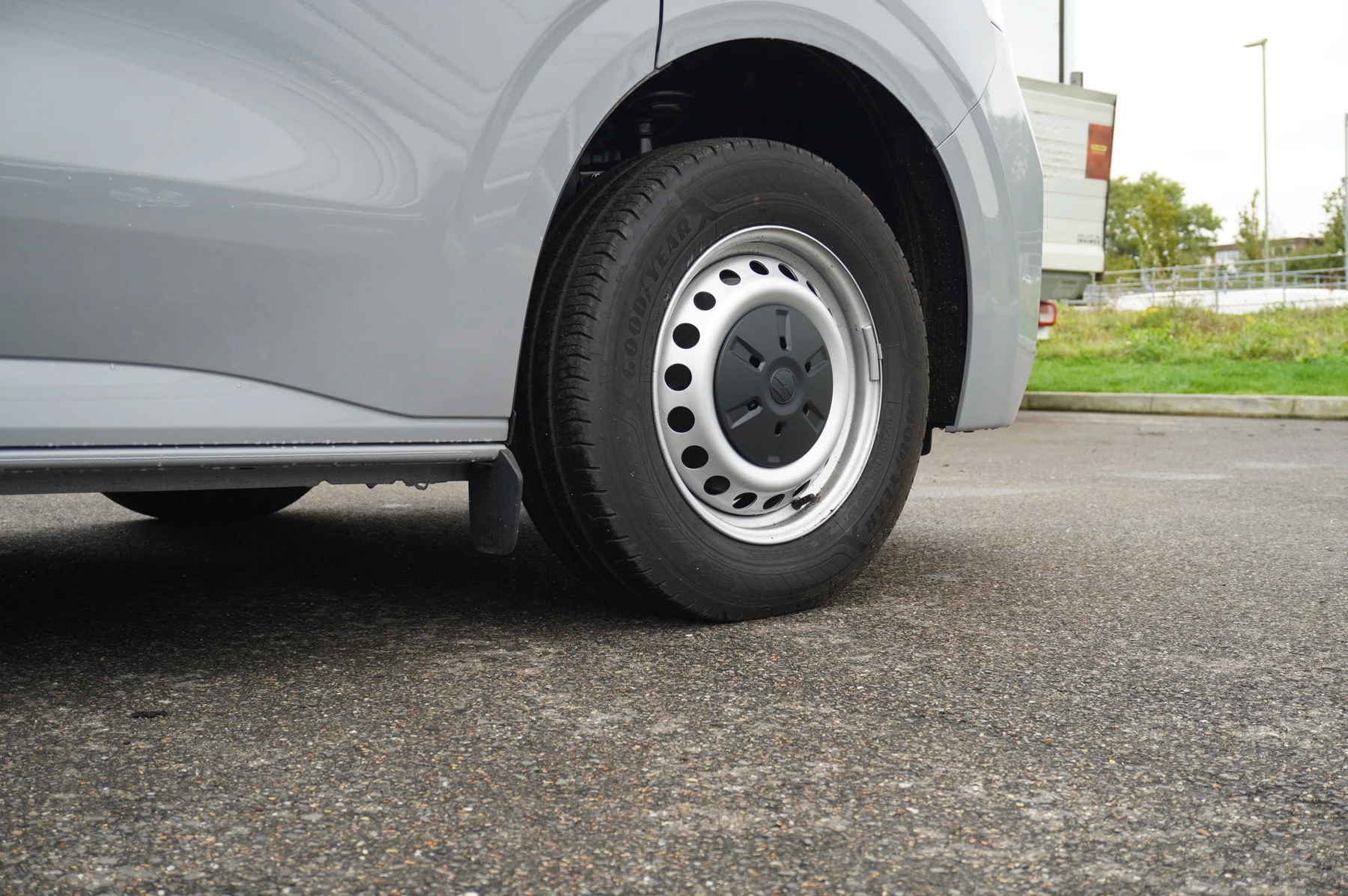 Volkswagen-Transporter-image-19