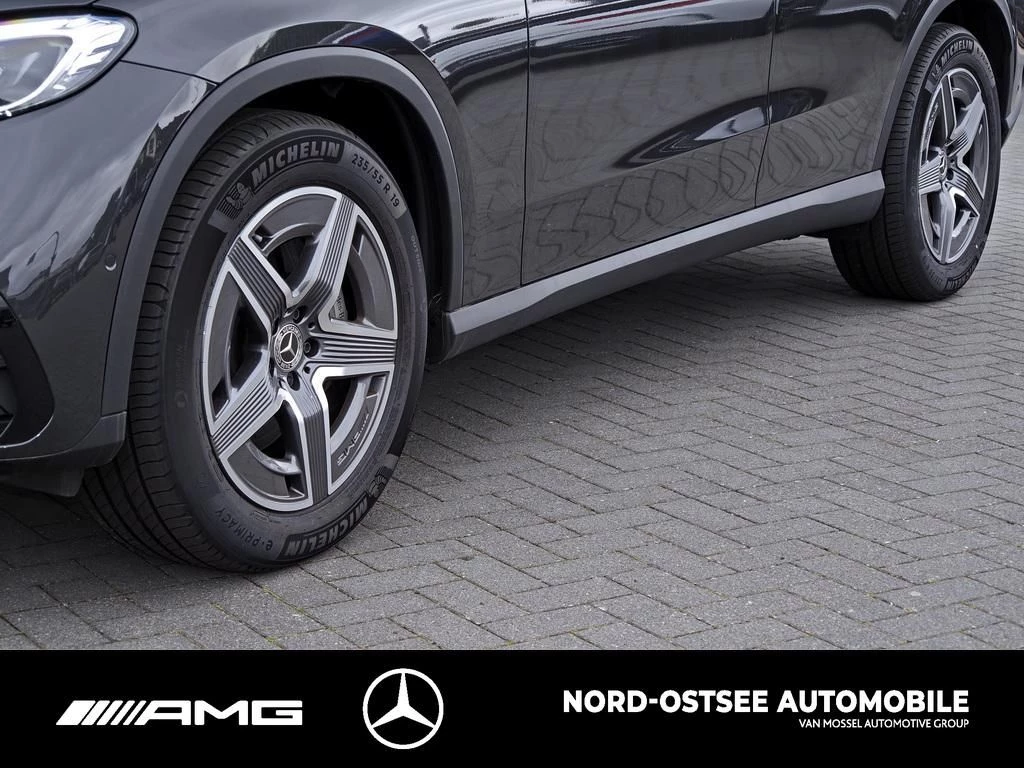 Mercedes-Benz GLC 300 d 4M AMG KEYLESS DISTRONIC AHK MBUX SHZ AMG Line