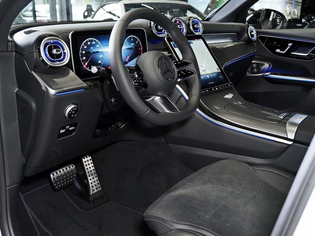 Mercedes-Benz-GLC 220 d-image-5