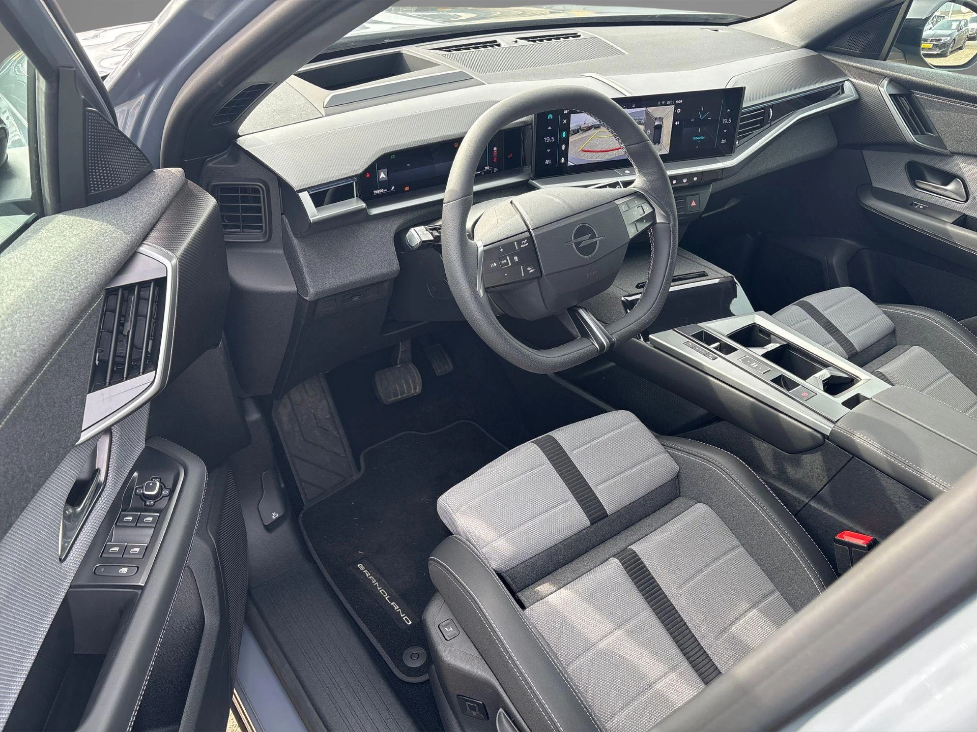 Opel-Grandland-image-2