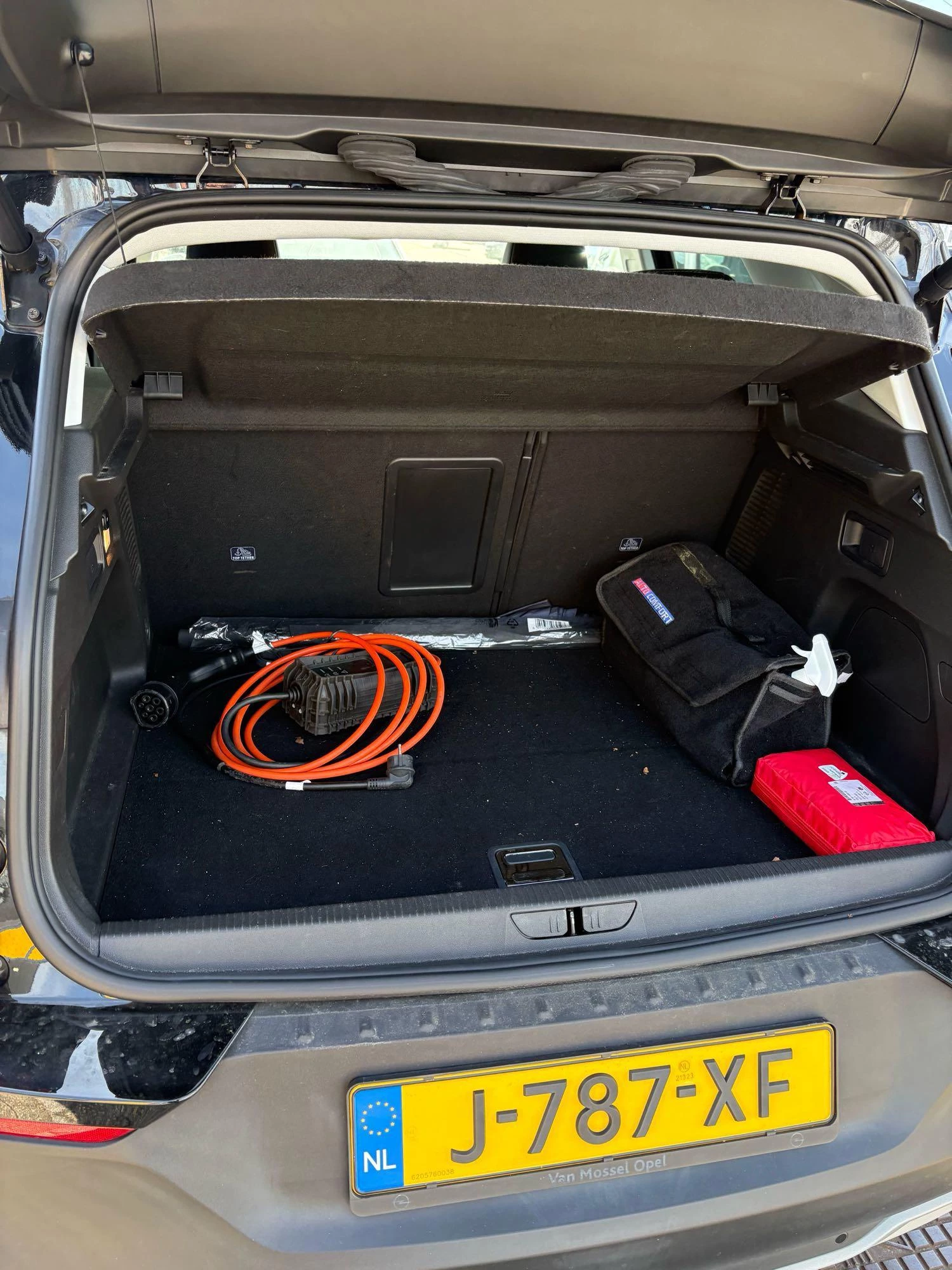 Opel Grandland X 1.6 Turbo Hybrid Business Edition