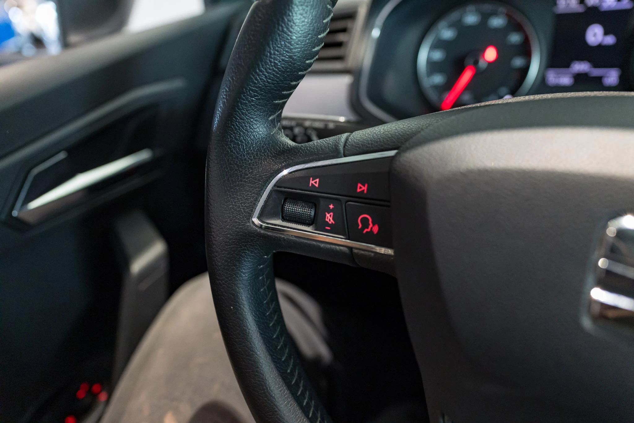 SEAT-Arona-image-23