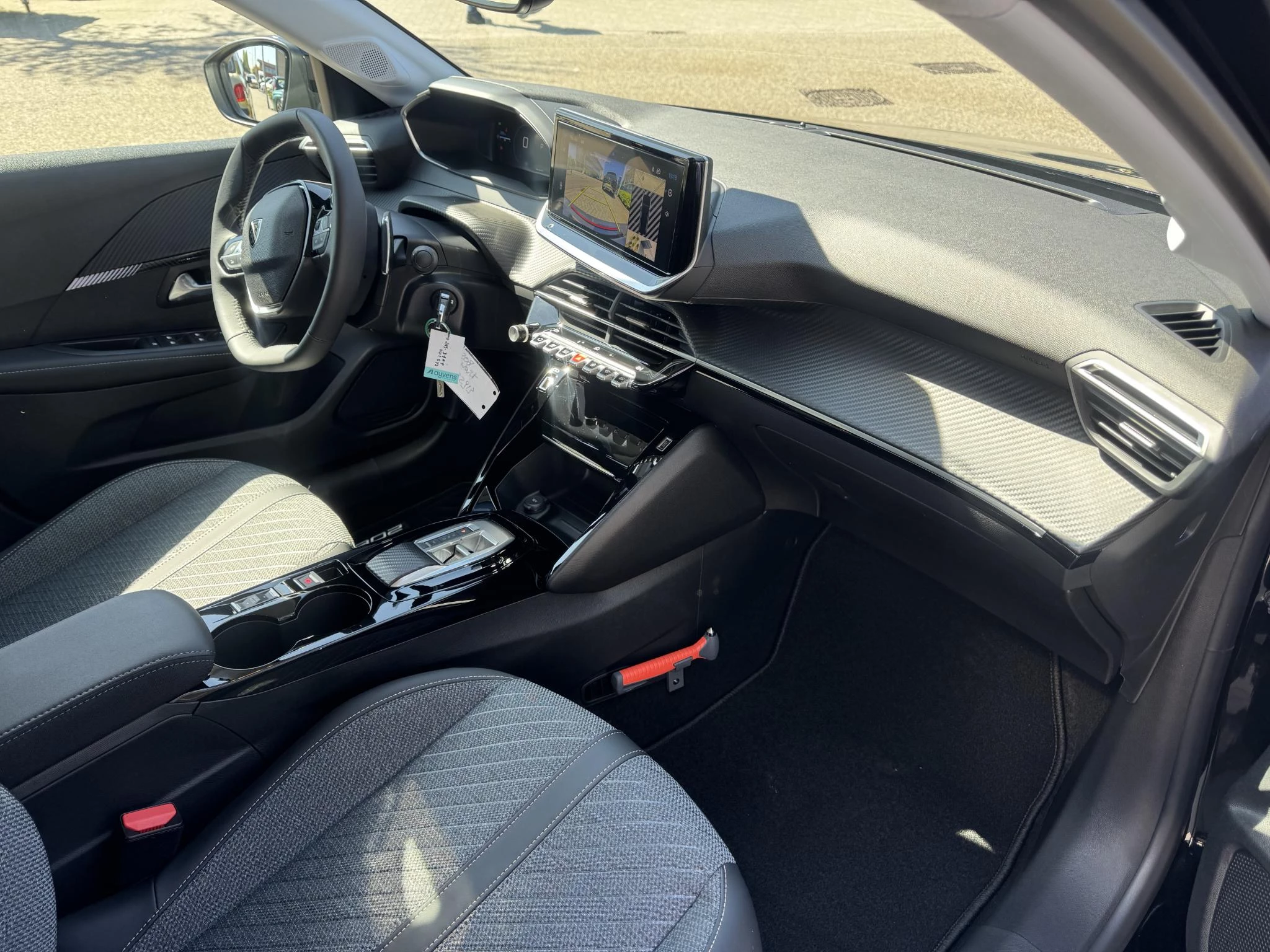 Peugeot-208-image-14