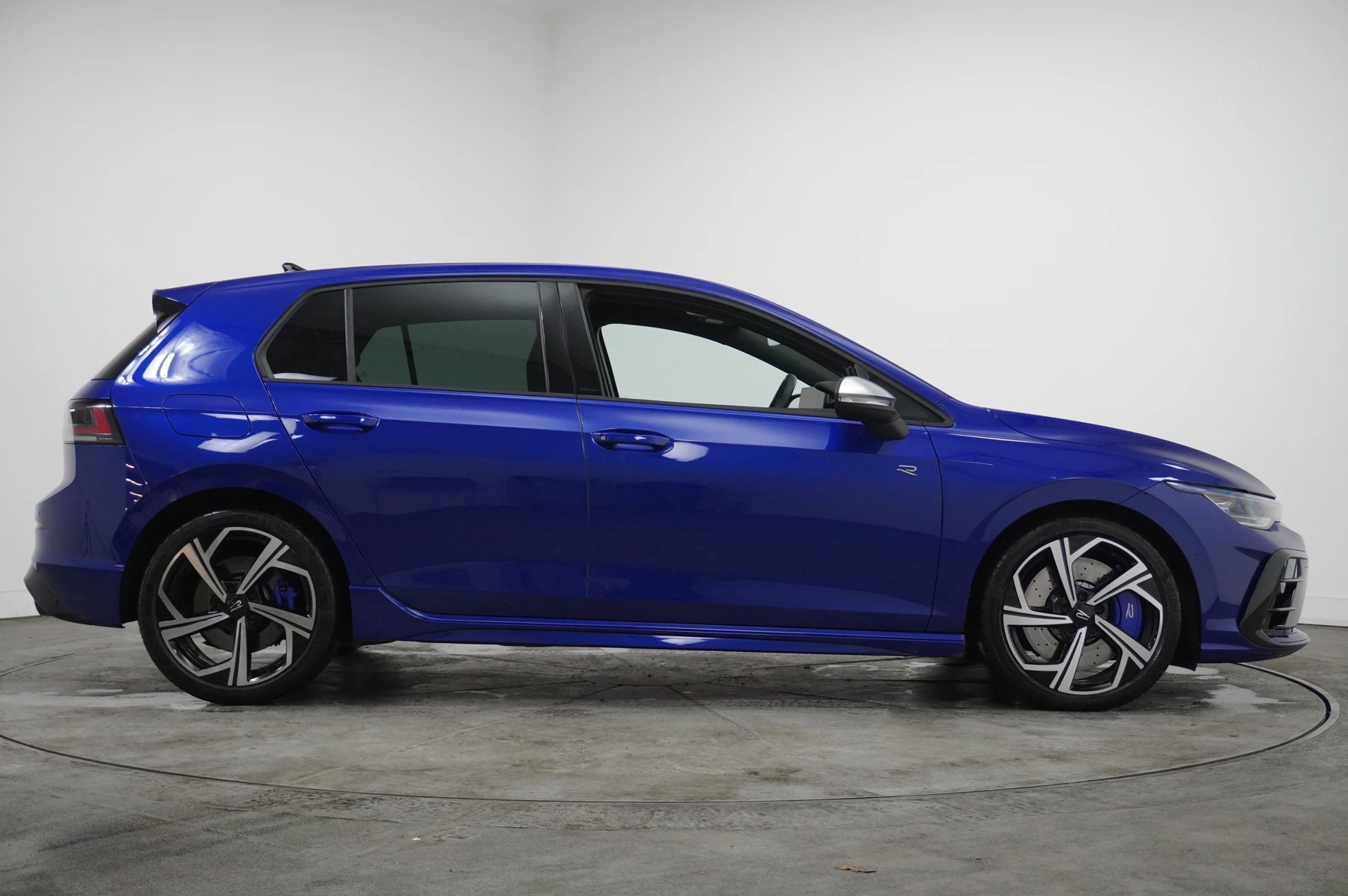 Volkswagen-Golf-image-3
