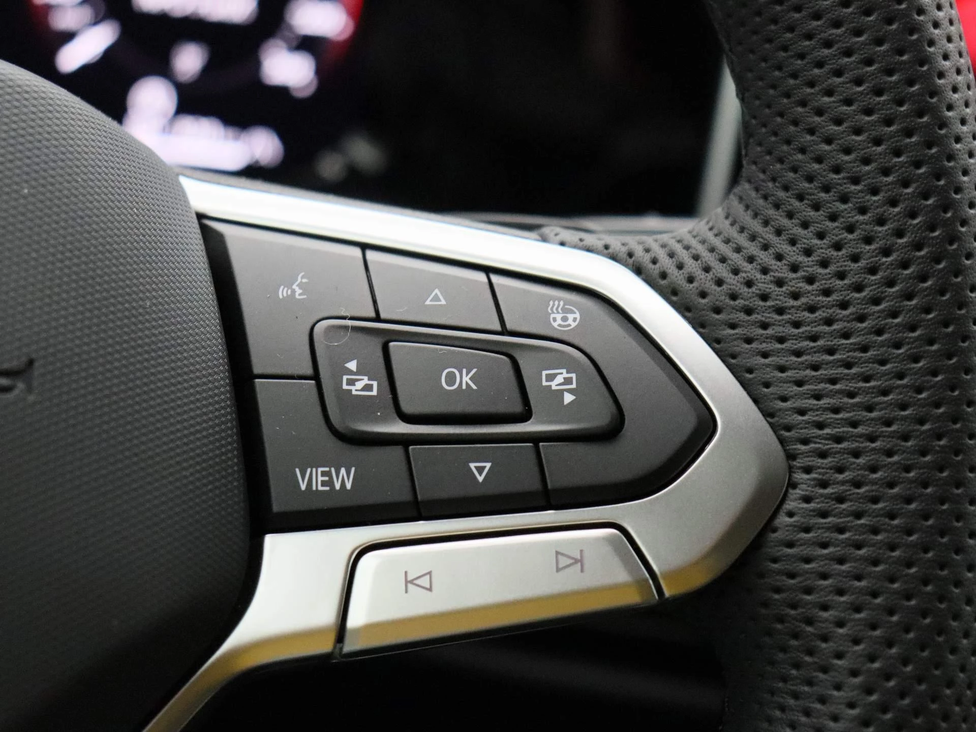 Volkswagen-Golf-image-23