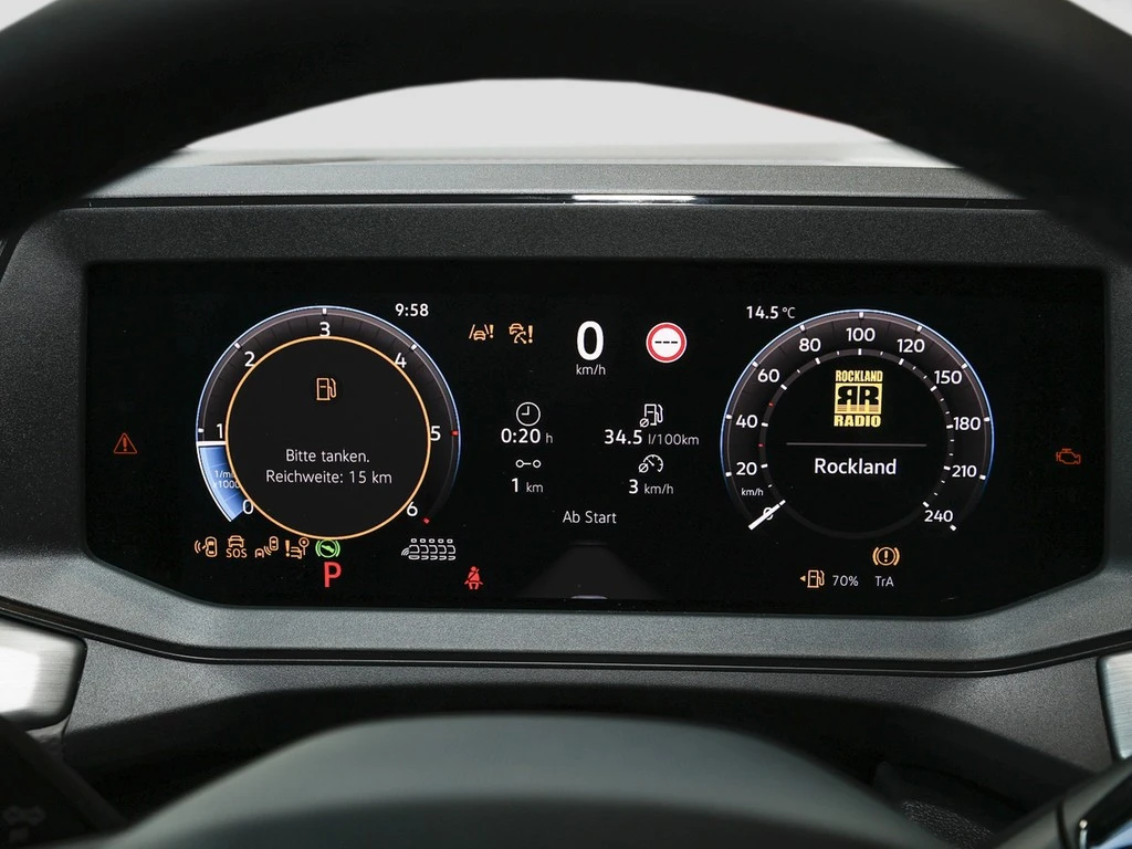 Volkswagen-Multivan-image-11